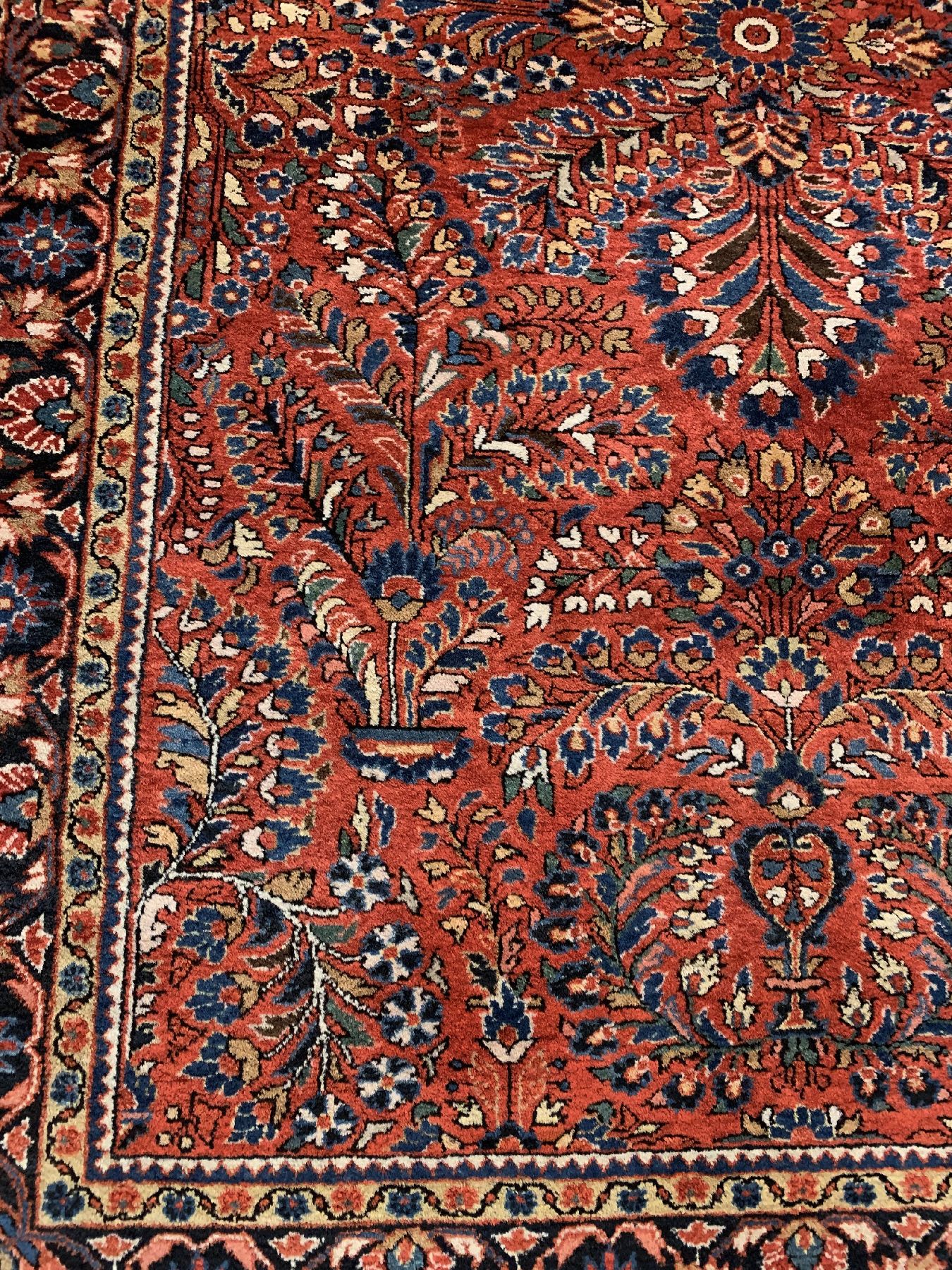 Detail b: US-Re Import Sarogh fein, Persien, um 1940, Korkwolle geknüpft auf Baumwolle, ca.197 x 125 cm, EHZ:2(Sehr guter Zustand).