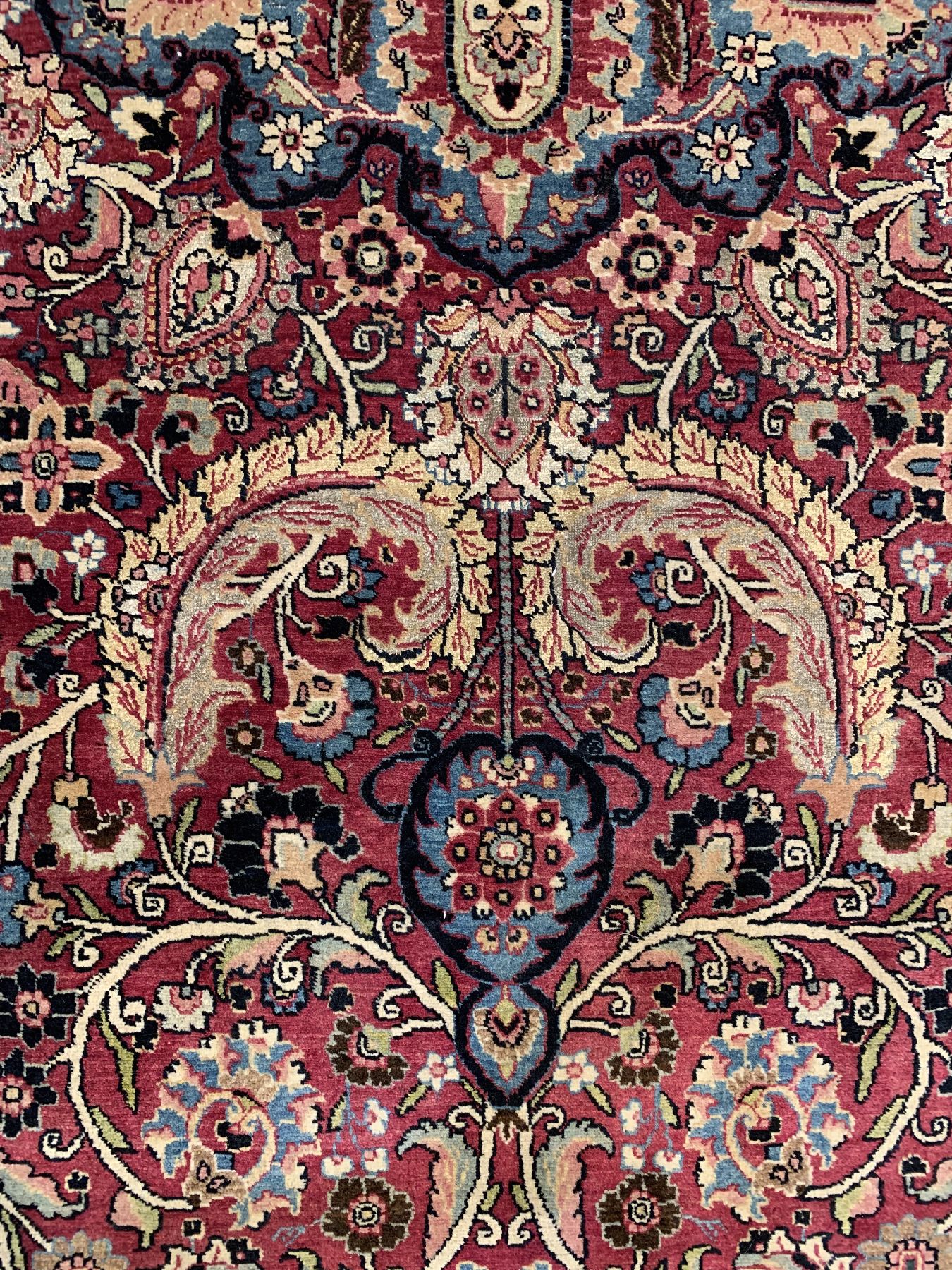 Detail c: Seltener feiner Teheran, Persien, um 1920/1930, Korkwolle mit Seide geknüpft auf Baumwolle,ca. 303 x 210 cm, EHZ:2 (teilweise Seidenanteile ...