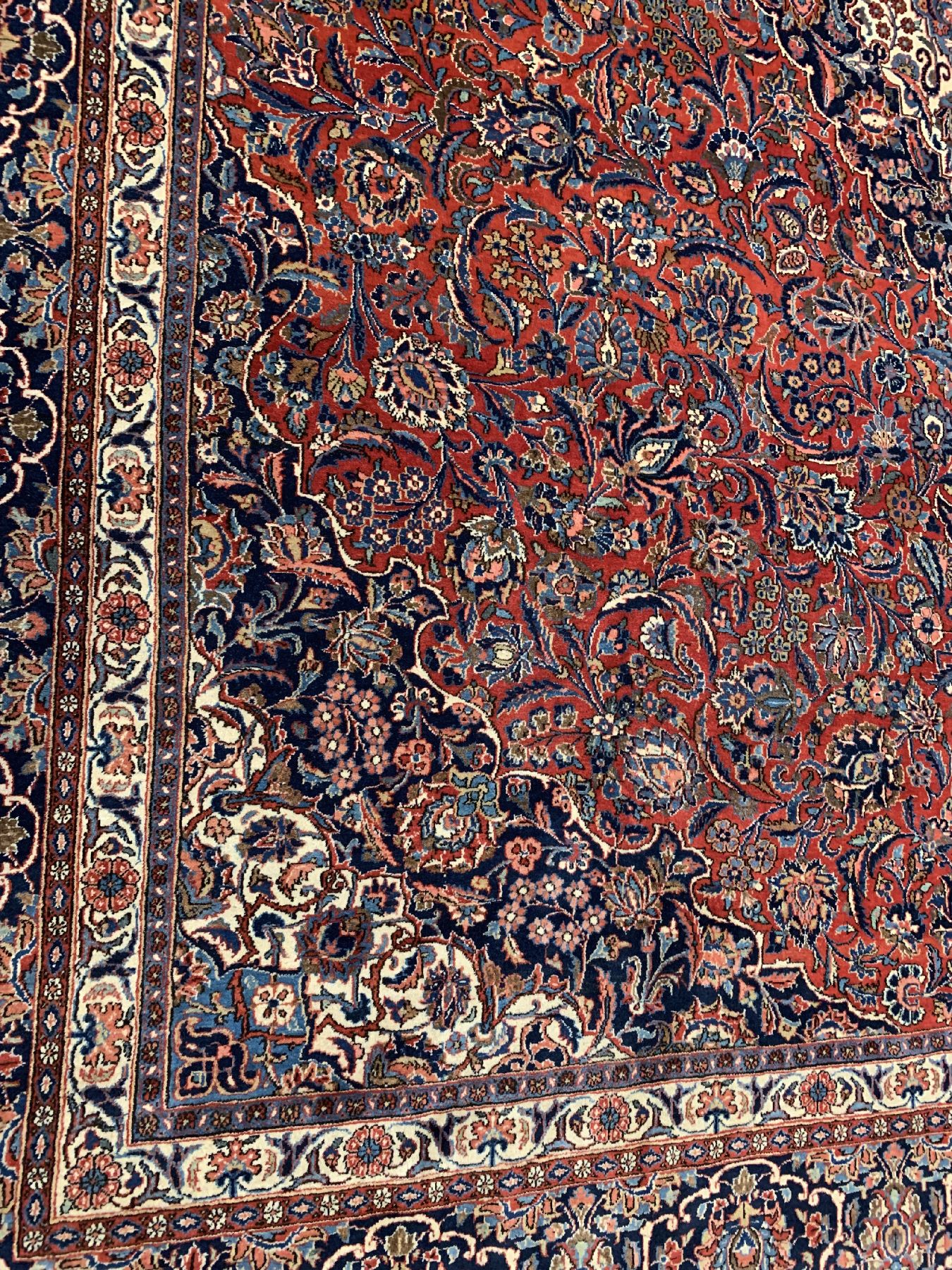Detail b: Feiner Ghaswin antik, Persien, um 1910, Korrkwolle geknüpft auf Baumwolle, seltener Großformatiger Ghaswin mit Medallion Design, ca. 428 x 320 cm, ...