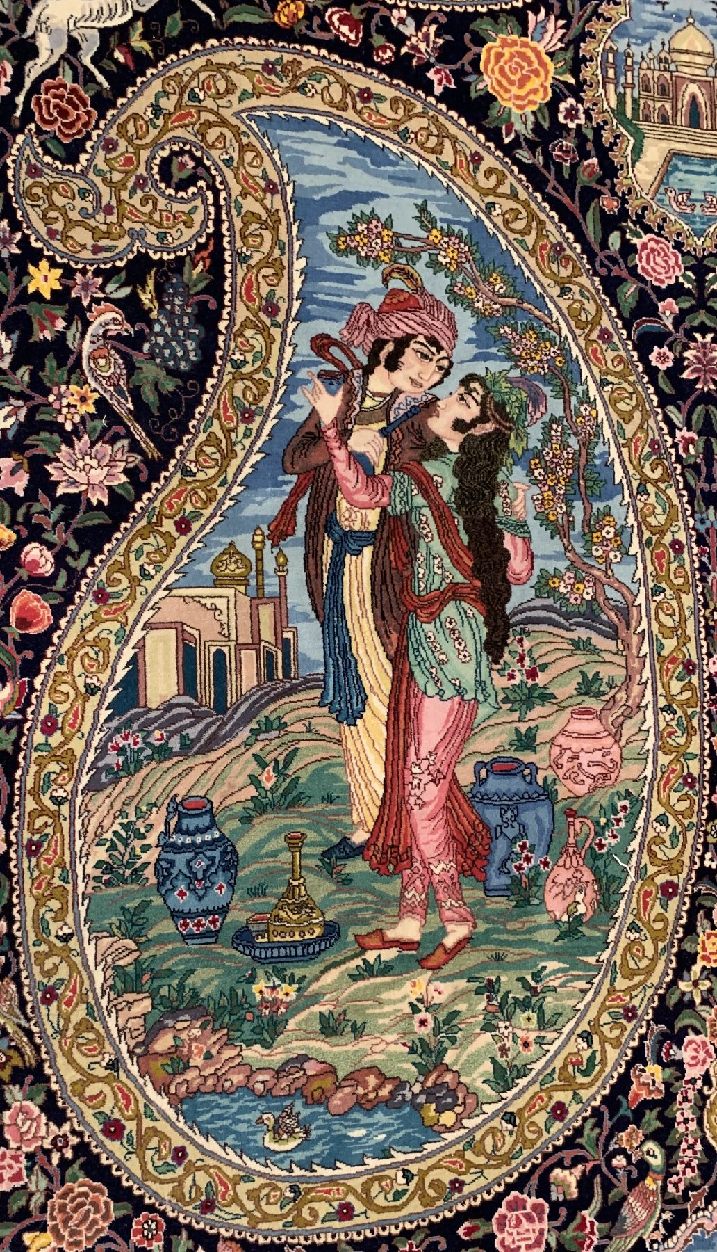 Detail c: Seltener feiner Täbriz, (60 Raj), Persien, um 1950, Korkwolle geknüpft auf Seide, 4 Bothes mit Abbildungen von Liebespaaren aus den Gedichten des ...