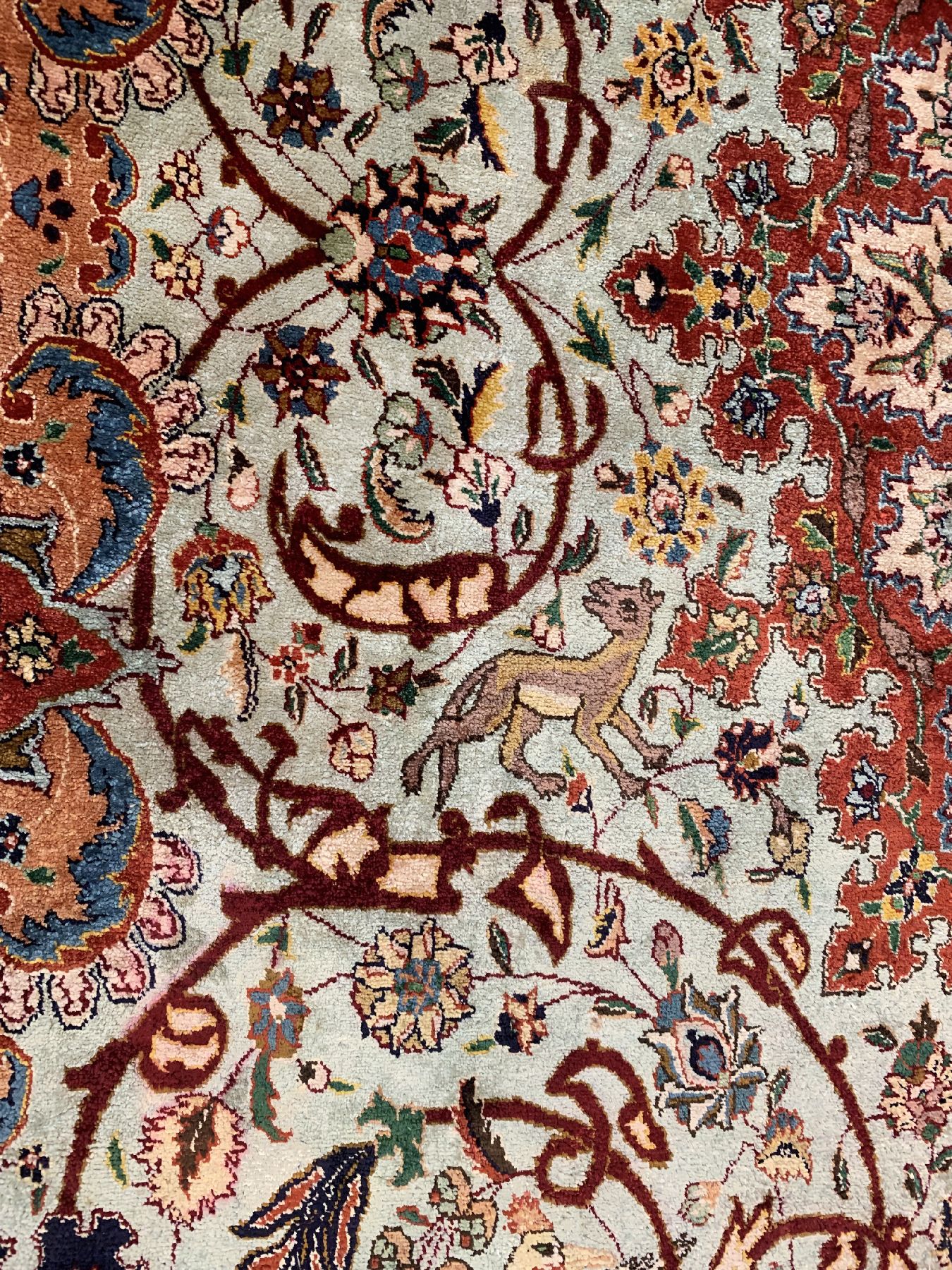 Detail c: Seiden Täbriz fein , Persien, um 1930, reine Naturseide, seltener grüngrundiger Seiden Täbriz in hochwertiger Qualität, ca. 398 x 296cm, ...
