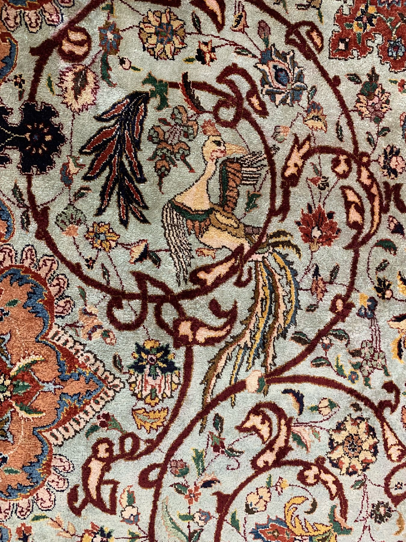 Detail d: Seiden Täbriz fein , Persien, um 1930, reine Naturseide, seltener grüngrundiger Seiden Täbriz in hochwertiger Qualität, ca. 398 x 296cm, ...