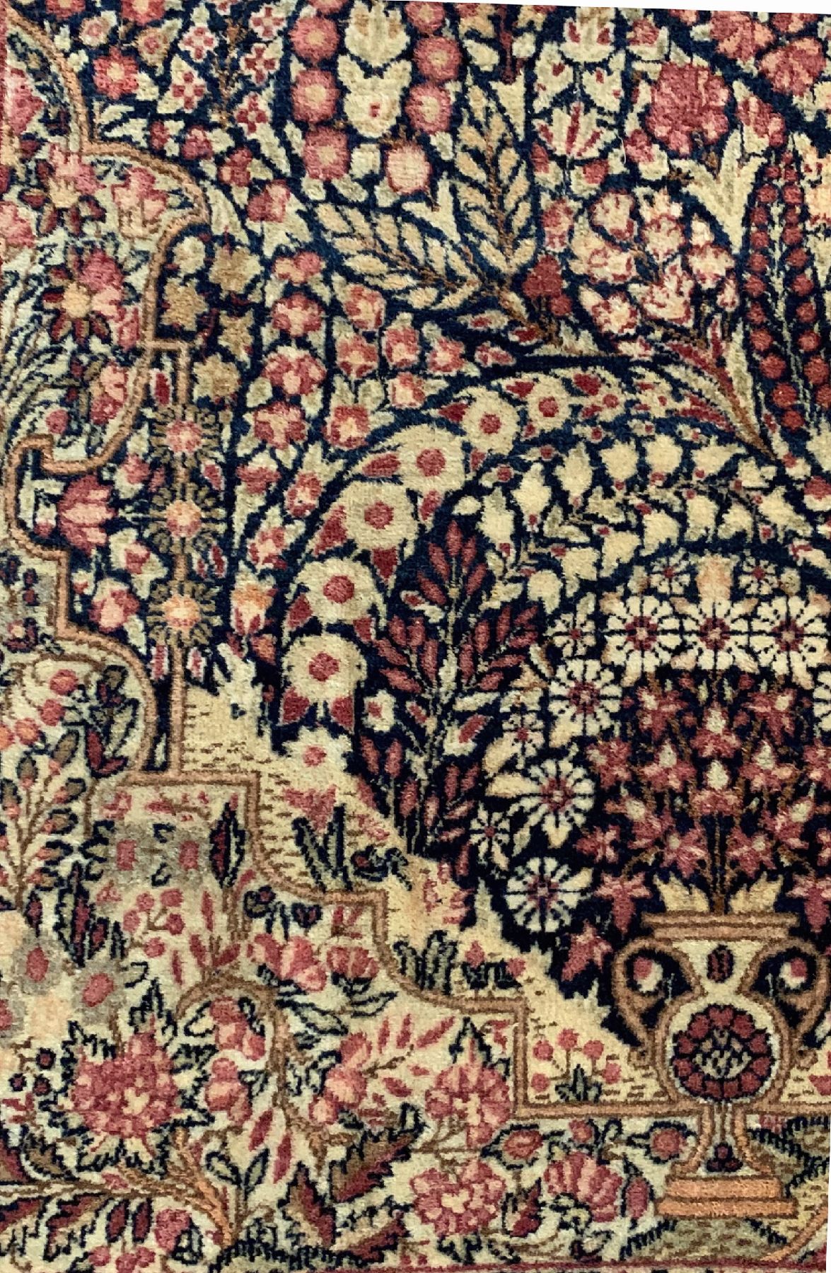 Detail b: Seltener antiker Kerman, Persien, 19 Jhd. Wolle geknüpft auf Baumwolle, feiner Kerman mit Portrait von SCHAH ABBAS einem der beliebtesten Könige ...