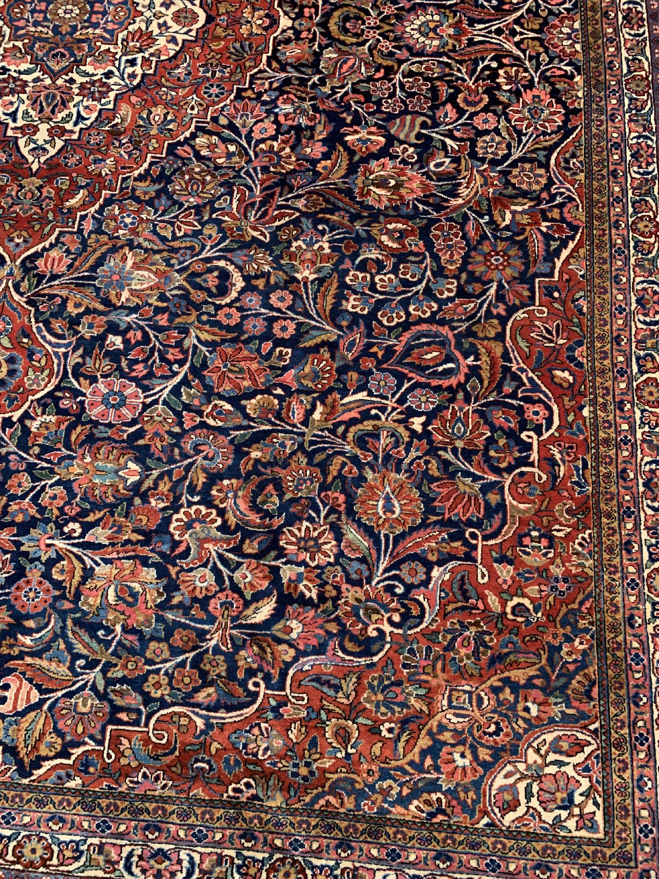 Detail b: Hochwertiger feiner Ghaswin Kork, Persien,um 1930, Korkwolle geknüpft auf Baumwolle, Klassischer Medallion Design, ca. 395 x 312 cm, EHZ:2(Sehr ...