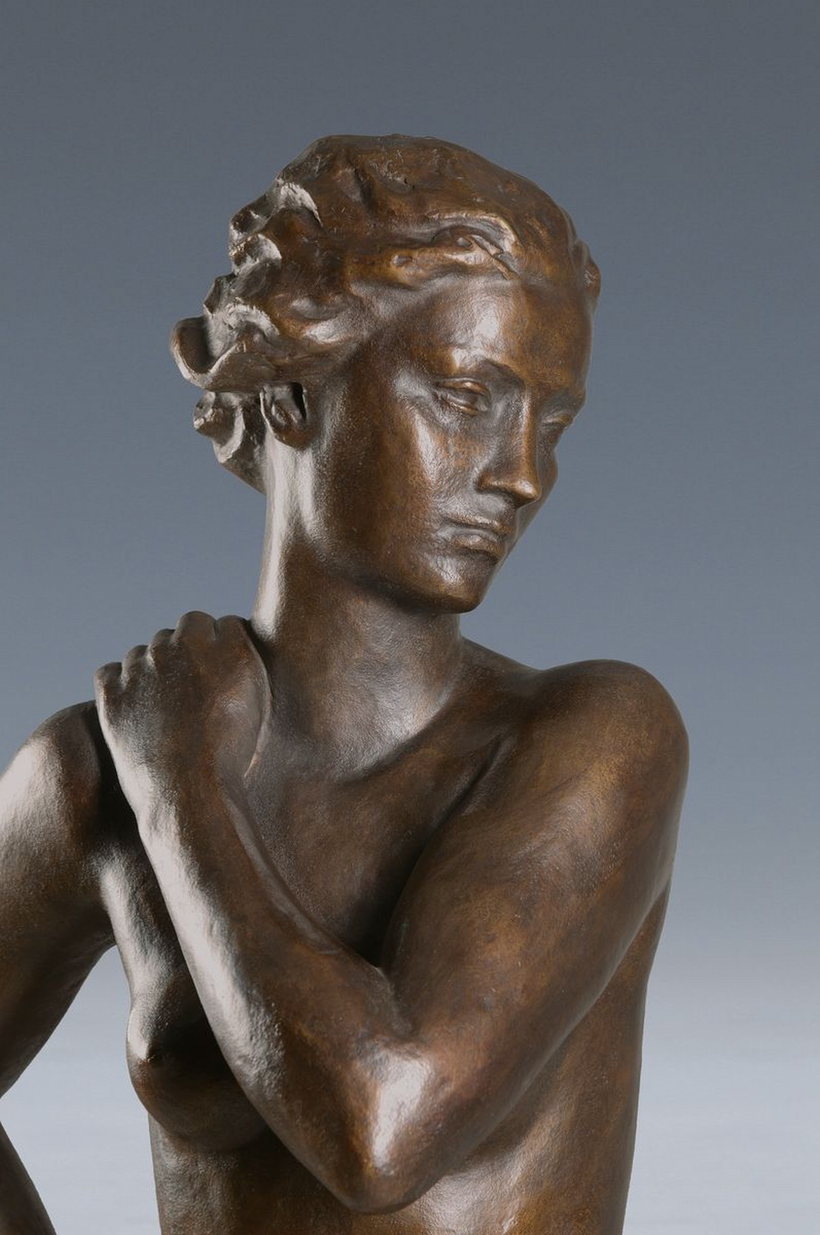 Detail d: Fritz Klimsch, 1870-1960, typische Figur des Künstlers im Stil der neuen Sachlichkeit, Körperlichkeit in der der Bewegung akzentuiert, Spielbein ...