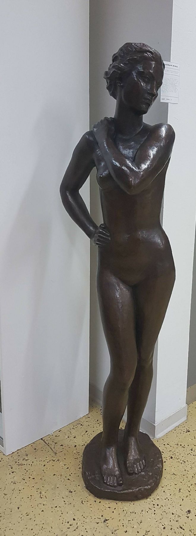 Detail g: Fritz Klimsch, 1870-1960, typische Figur des Künstlers im Stil der neuen Sachlichkeit, Körperlichkeit in der der Bewegung akzentuiert, Spielbein ...