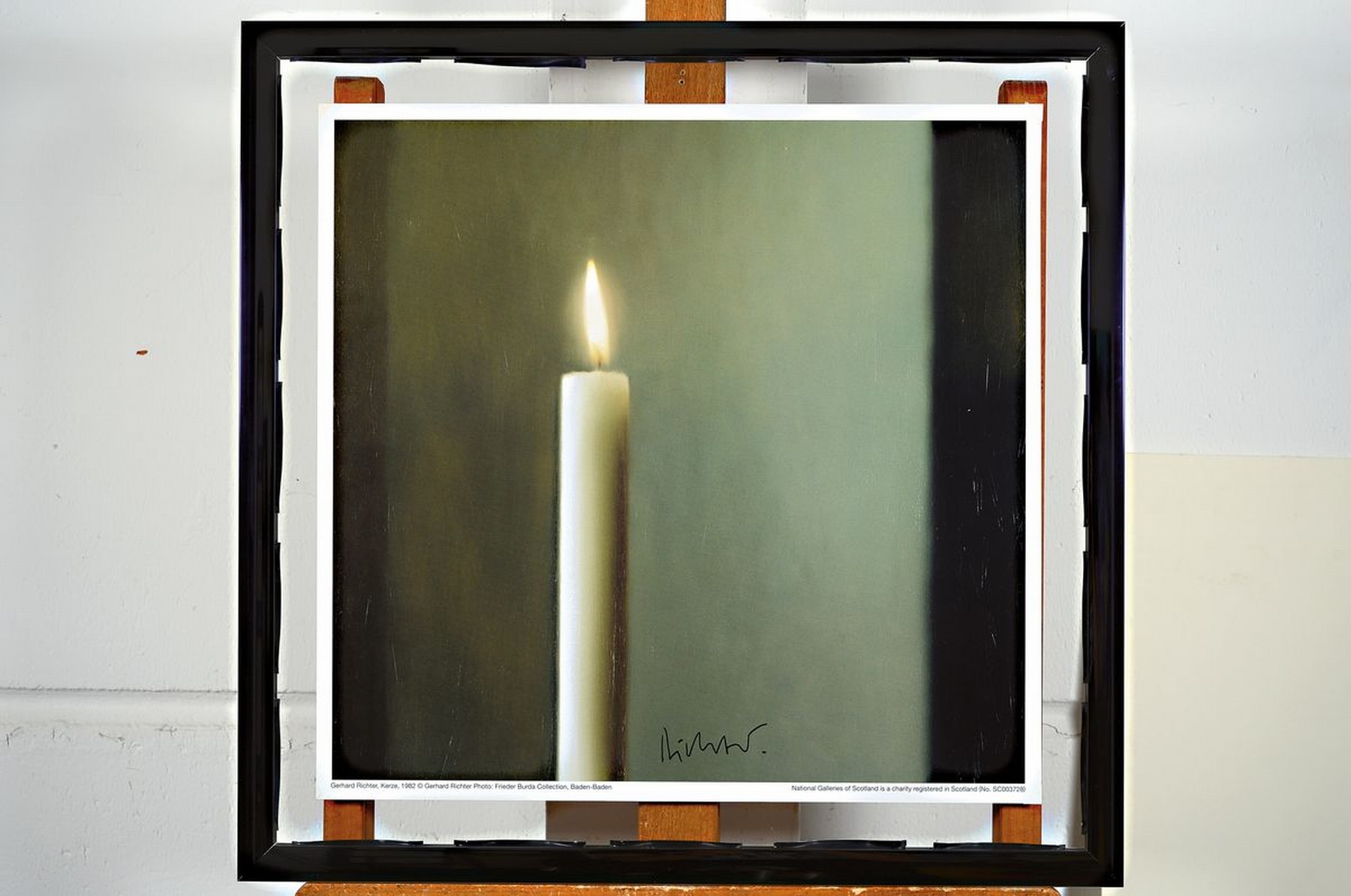 Detail k: Gerhard Richter, geb. 1932, "Kerze", Farboffset, handsign., zwischen doppeltem Plexiglas gerahmt, Blatt: 44x47 cm, gesamt ca. 56x58 cm , ...