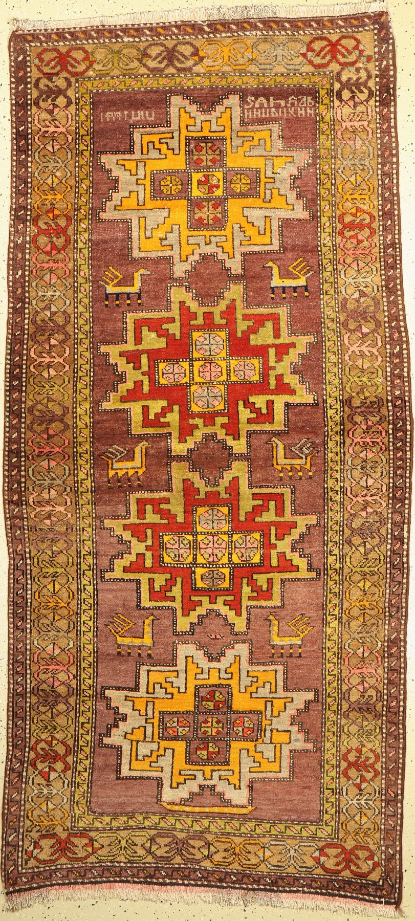 Armenischer Kazak, Kaukasus, um 1960, Wolleauf Baumwolle, ca. 235 x 110 cm, leichter Mottenfraß,Gebrauchsspuren