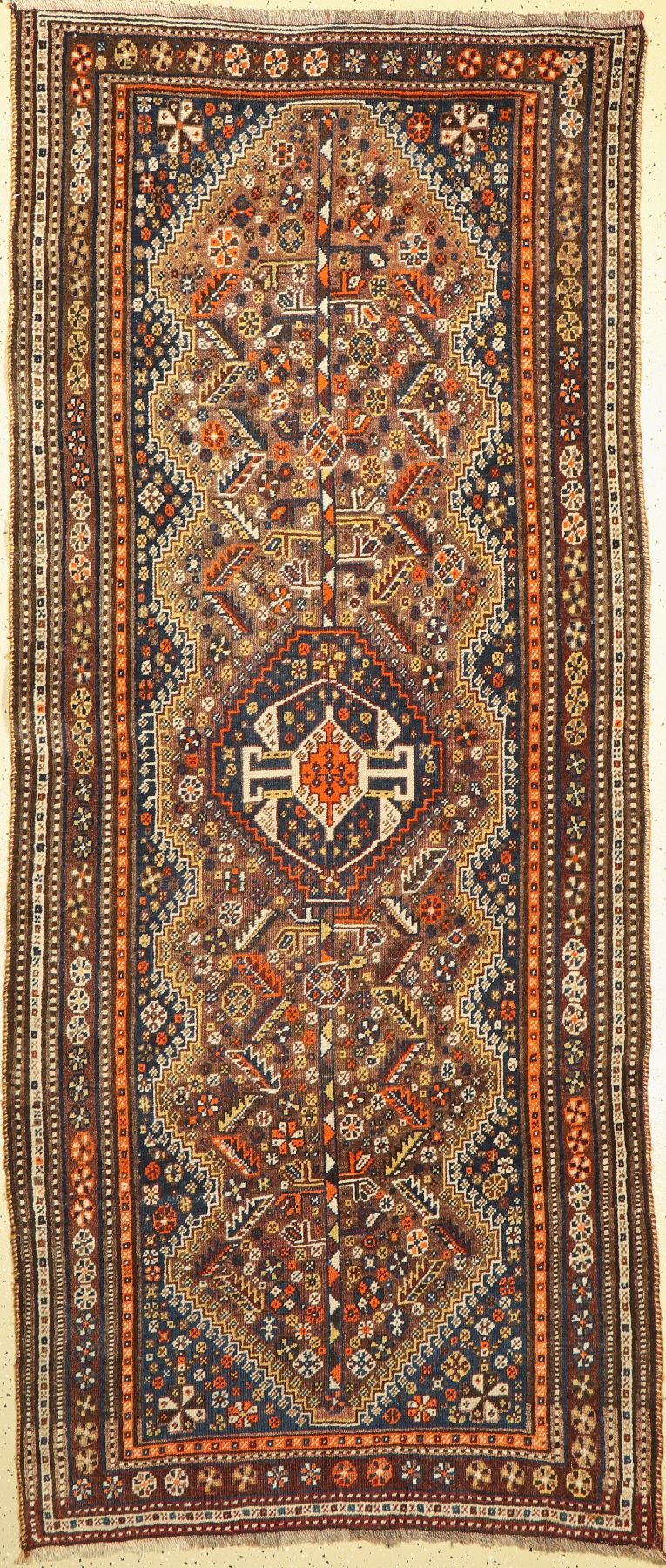 Ghaschgai alt, Persien, um 1940, Wolle auf Wolle, ca. 247 x 105 cm, gleichmäßig dünn, verkürzt