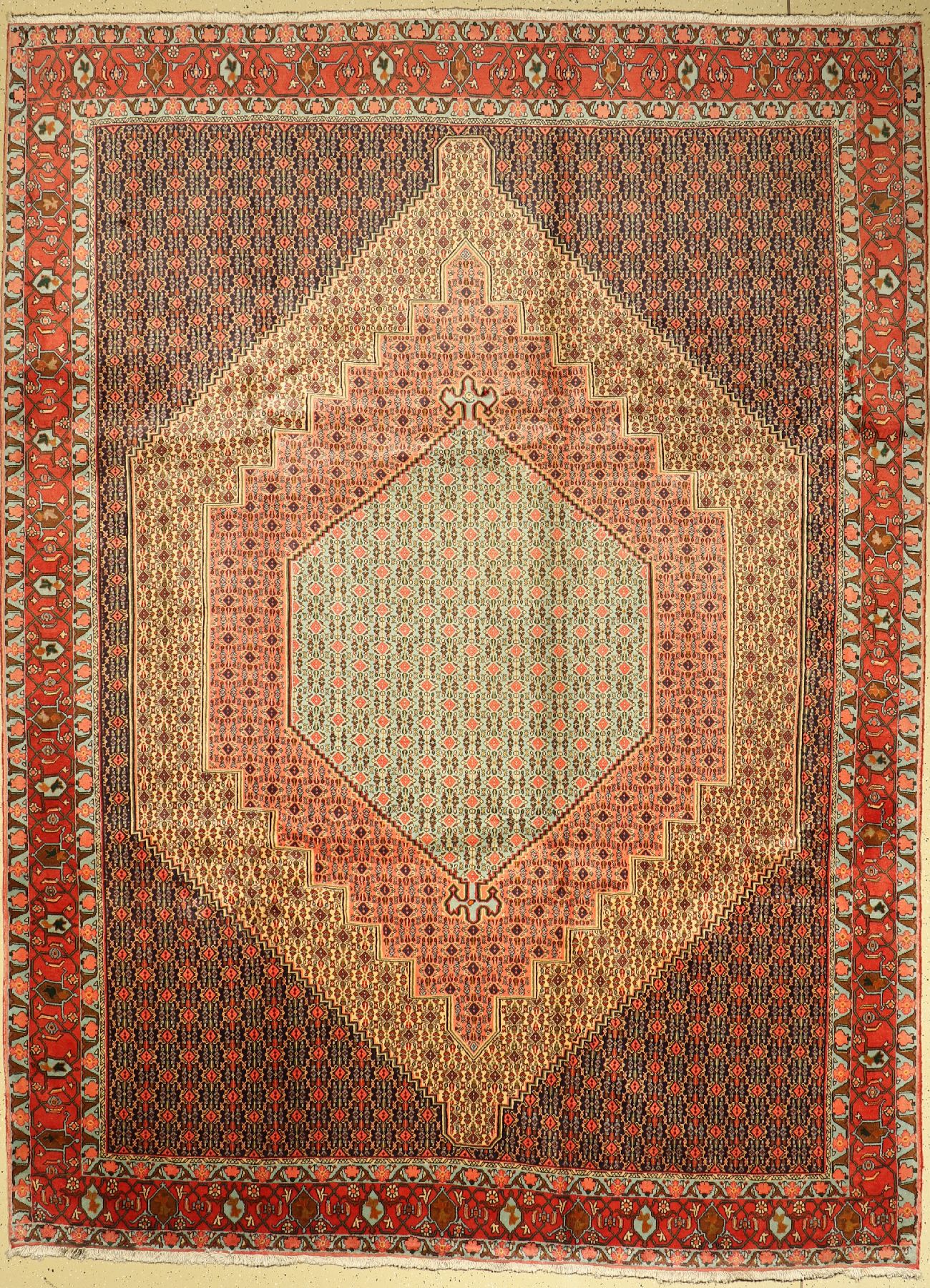Senneh Kork fein, Persien, ca. 40 Jahre, Korkwolle, ca. 352 x 258 cm, guter Zustand, leicht verzogen
