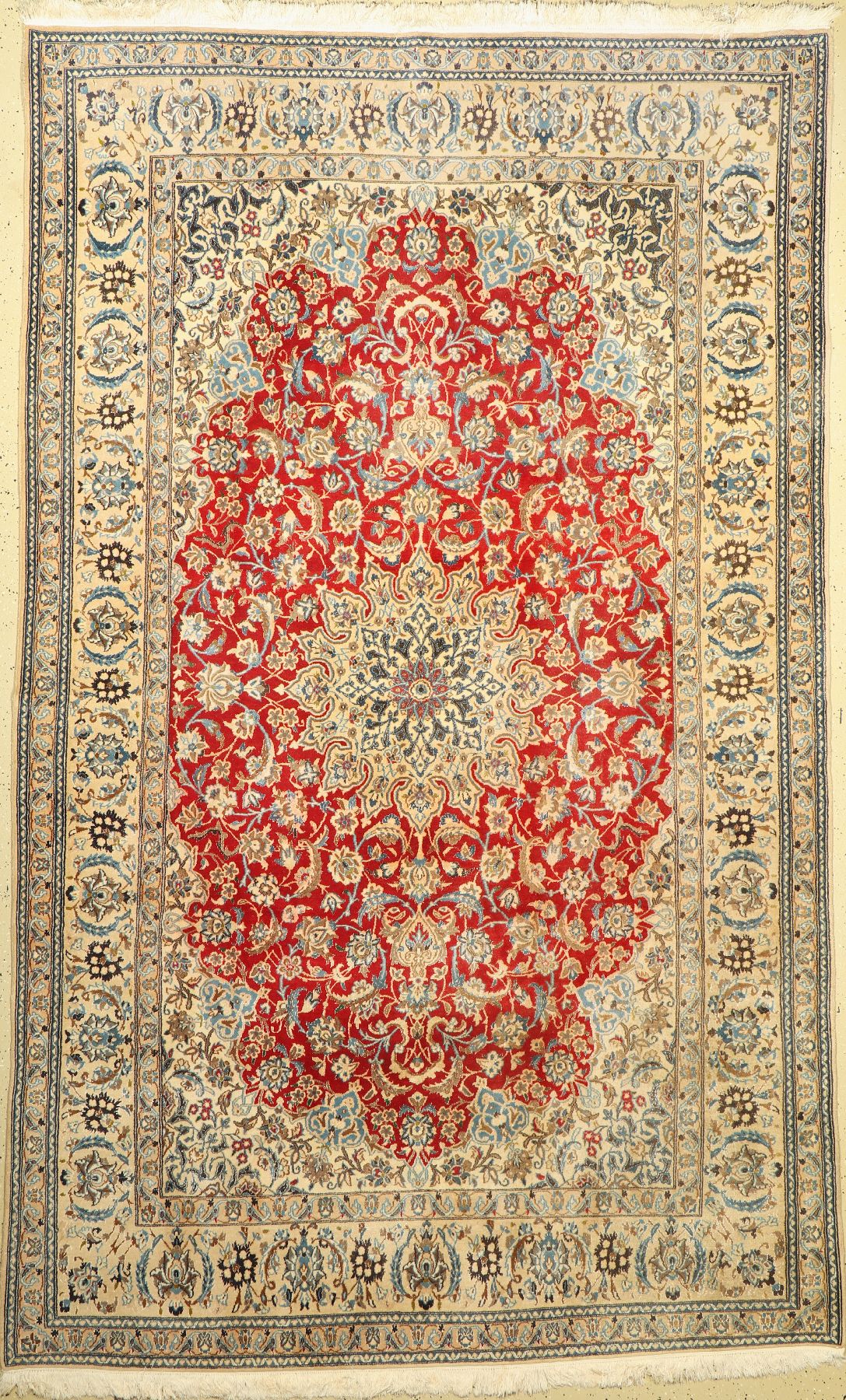 Nain fein,(9 La), Persien, ca. 60 Jahre, Korkwolle mit Seide, ca. 330 x 206 cm, verfärbt und Fleckig
