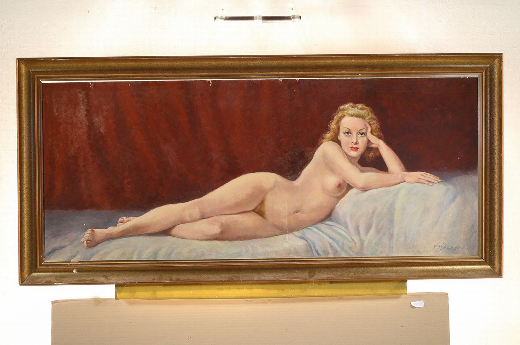 Detail k: Linzer, Maler der Mitte des 20. Jh., liegender weiblicher Akt, Öl/Hartfaser, rechts unten signiert, ca. 48x118cm, R.ca. 60x126cm