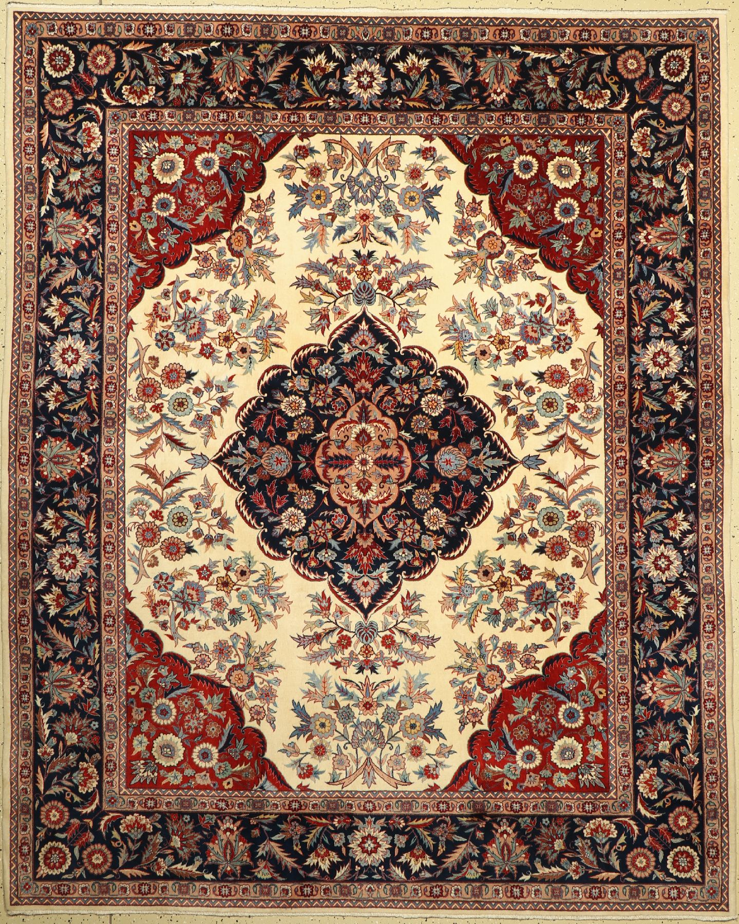 Esfahan fein, China, ca. 40 Jahre, Korkwolle, ca. 250 x 204 cm, guter Zustand, restauriert , kleiner Fleck