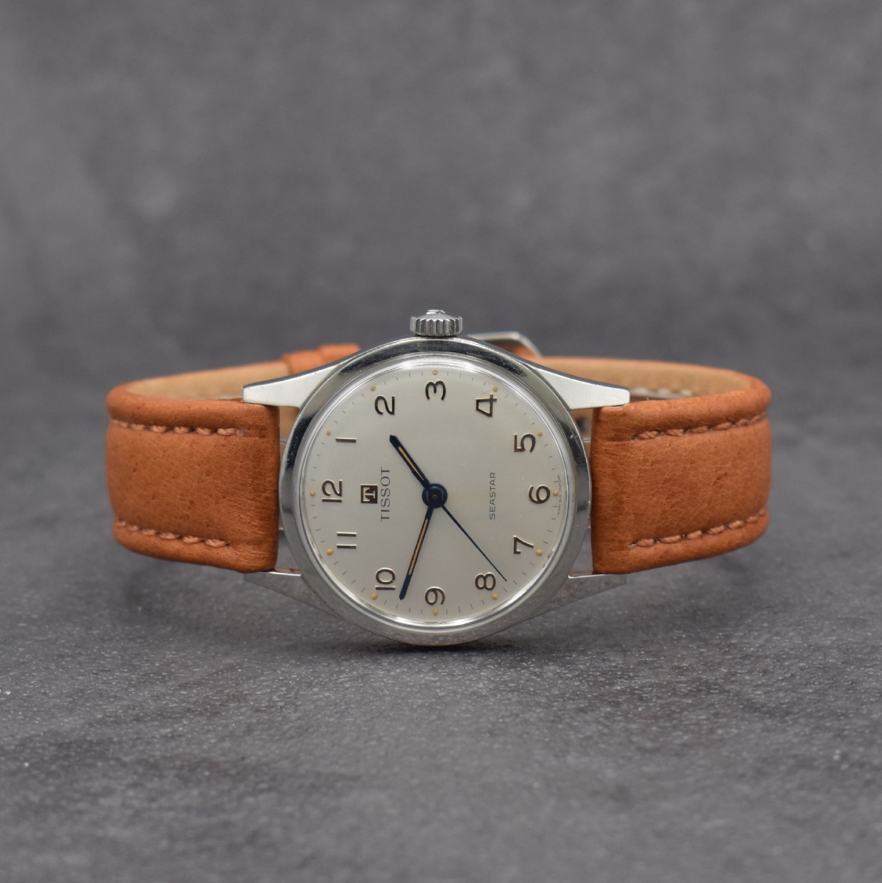 TISSOT Seastar Herrenarmbanduhr in Stahl, Schweiz um 1960, Handaufzug, Ref. 41506, 2- teil. Geh., Boden m. entspr. Symbolik geschr., silb. Zifferbl. ...