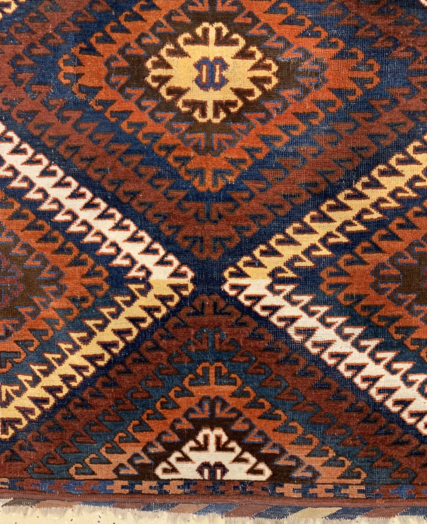 Detail d: Seltener Antiker Karakalpak, Zentralasien, 19 Jhd., Wolle geknüpft auf Wolle, ca, 225 x 156 cm, EHZ: 3(Altersbedingt guter Zustand).