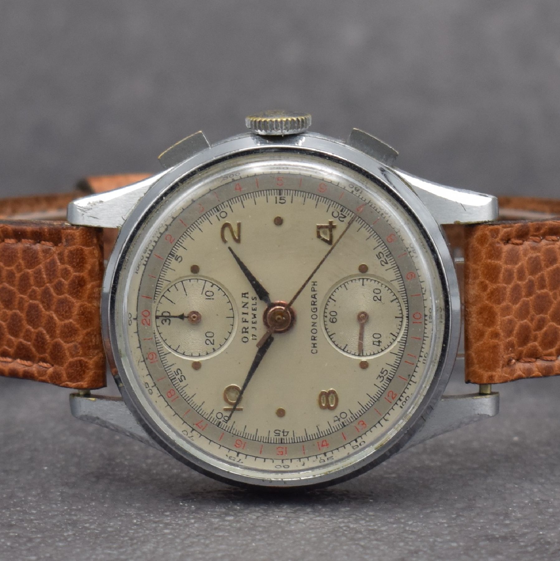 Detail a: ORFINA Herrenarmbanduhr mit Chronograph Kaliber Venus 170, Schweiz 1940er Jahre, verchr. Gehäuse, Glasrand & Stahlboden aufgedr., silb. Zifferbl. m. ...