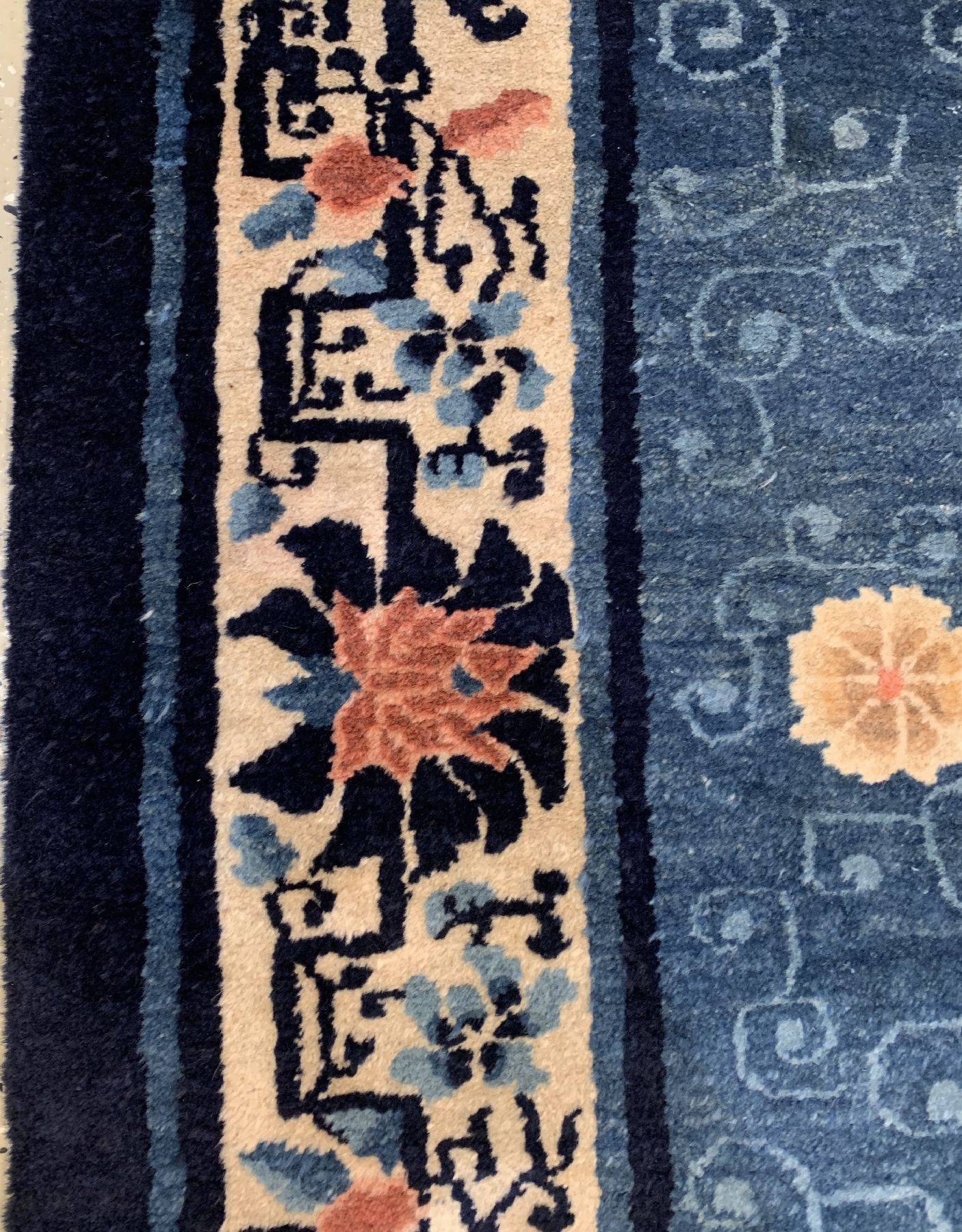 Detail c: Antiker Peking, China,um 1910, Wolle geknüpft auf Baumwolle,ca. 171 x 124 cm,EHZ:2(guter zustand).
