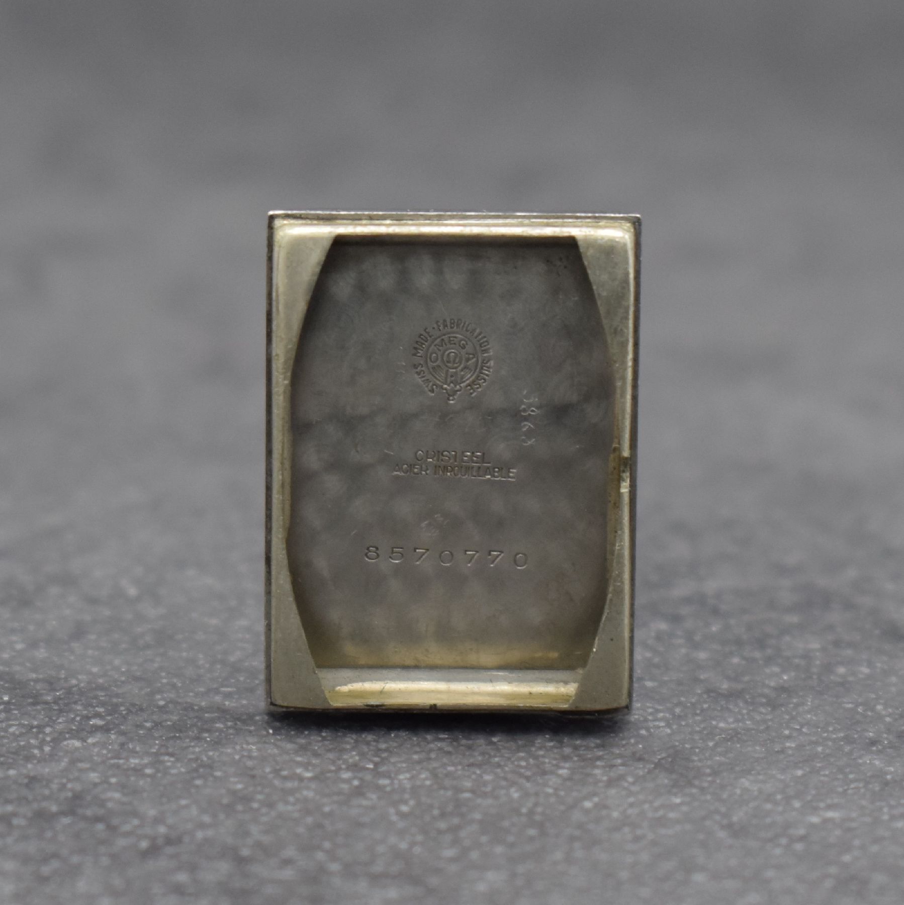 Detail f: OMEGA Armbanduhr in Stahl Kal. 20F, Schweiz um 1935, Handaufzug, 2-teil. Geh., Boden aufgedr., Zifferbl. m. aufges. Std.-Ind. rest., gold. Zeiger, ...