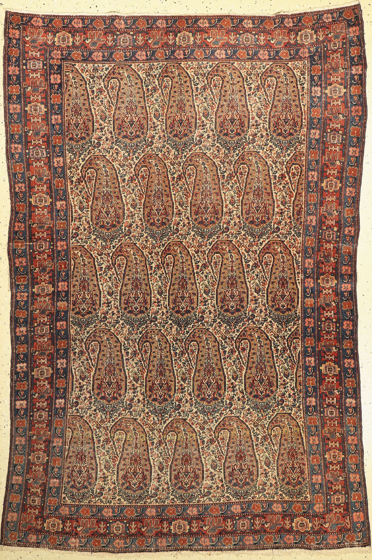 Senneh fein antik, Persien, um 1900, Wolle auf Baumwolle, ca. 196 x 135 cm, Starke Gebrauchsspuren