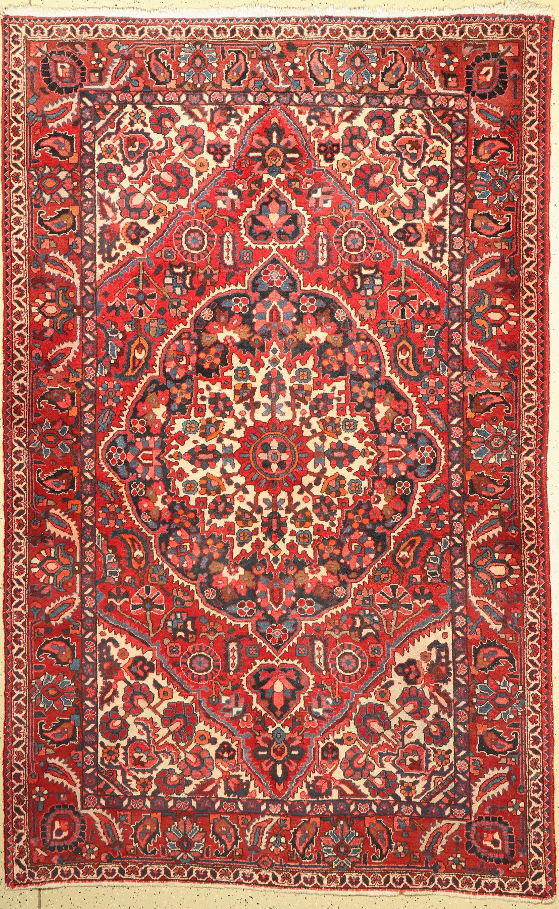 Bachtiar alt, Persien, um 1960, Wolle auf Baumwolle, ca. 255 x 160 cm, Leichte Gebrauchsspuren