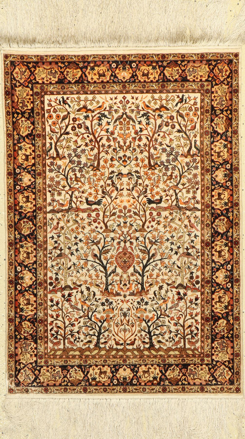 Hereke Seide fein, China, ca. 50 Jahre, reine Naturseide, ca. 91 x 63 cm, ca. 1,7 Mio.Kn/qm, guter Zustand