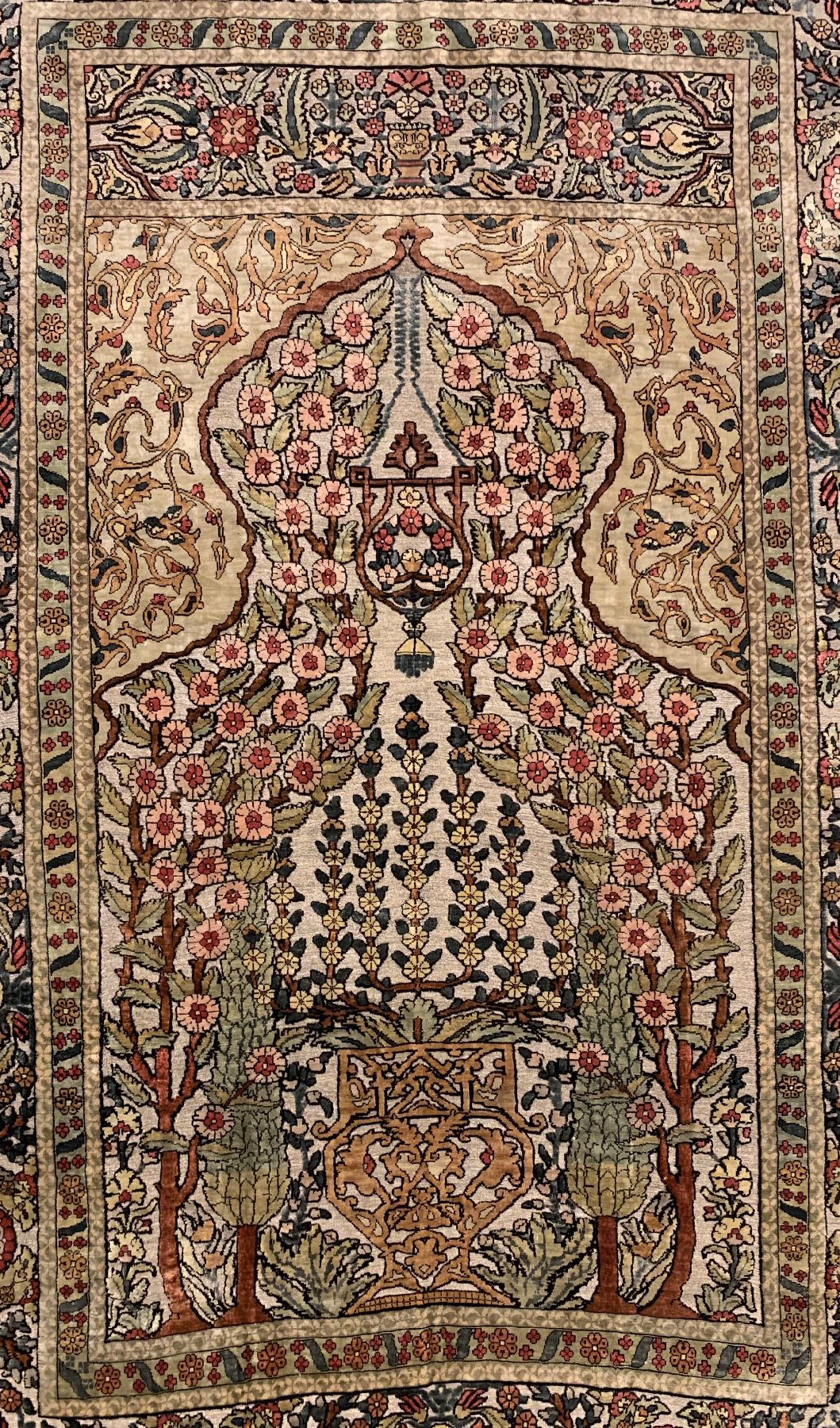 Detail a: Feiner signierter Seiden Hereke, Türkei, um 1950, reine Naturseide mit Metallbroschierung, ca. 157 x 102 cm, ca. 1 Mio Kn/qm, EHZ: 2 (guter ...