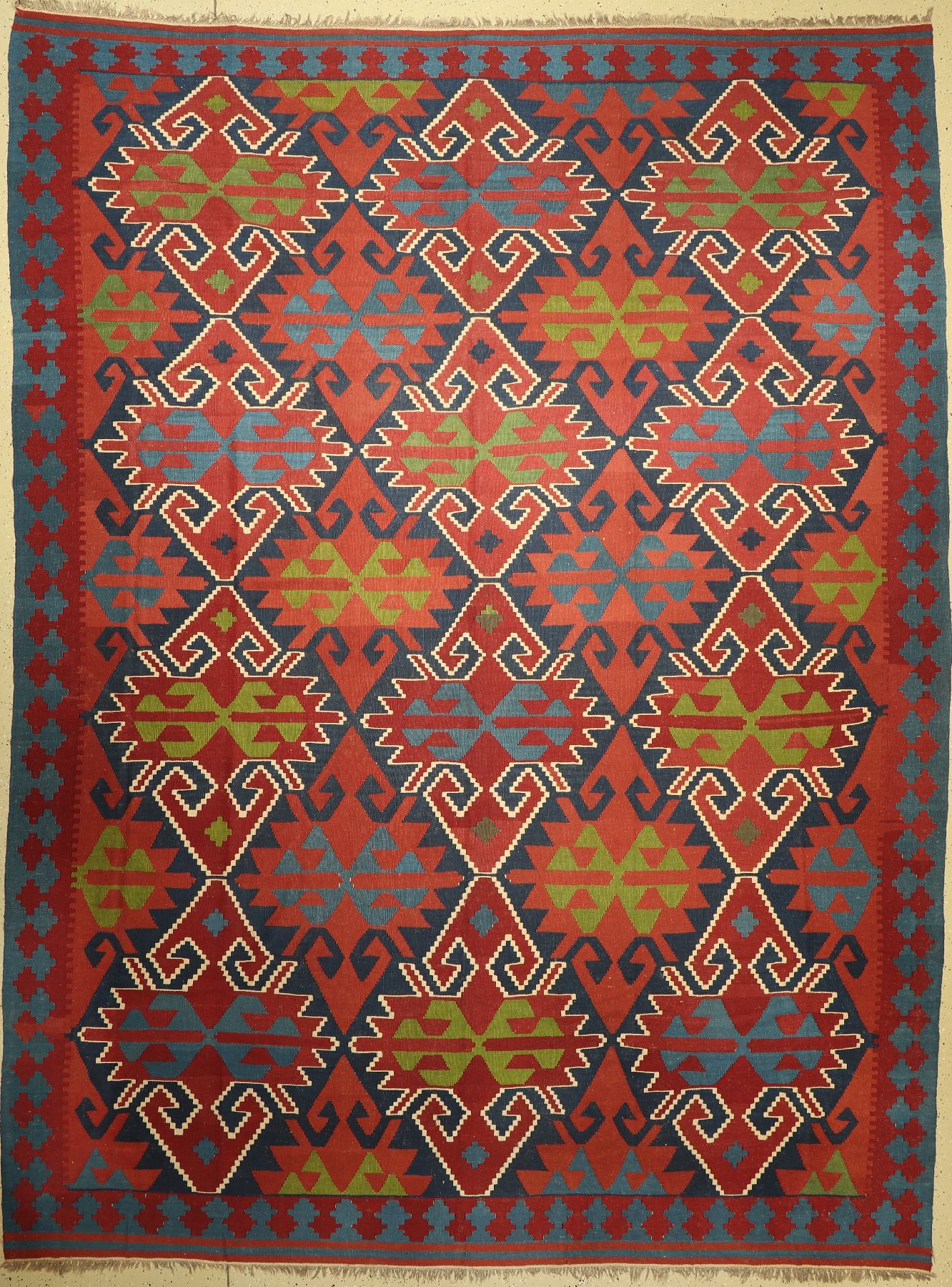 Shahsawan Kelim, Persien, um 1960, Wolle auf Wolle, ca. 395 x 295 cm, guter Zustand