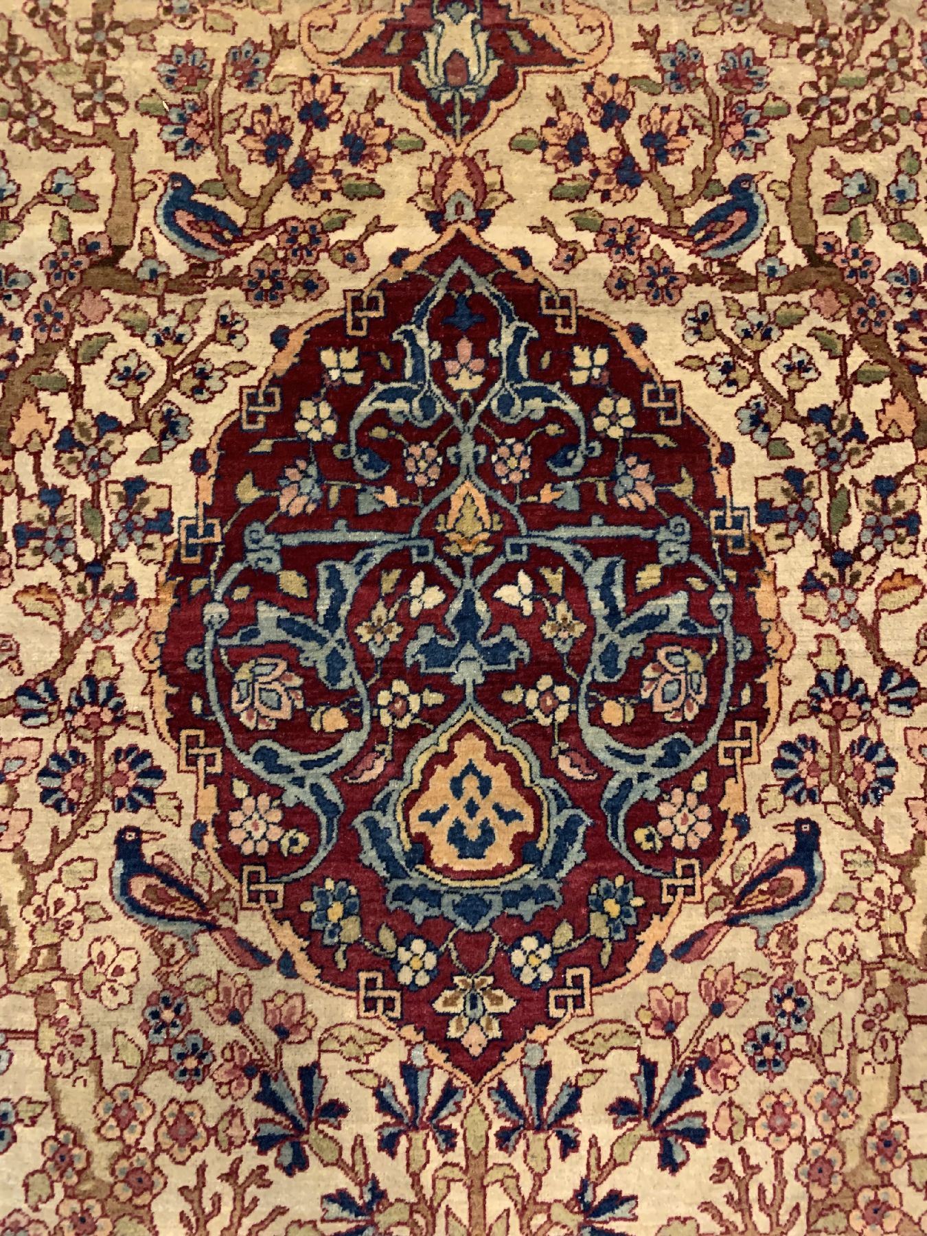 Detail a: Weißgrundiger antiker Teheran (Lebensbaum), Persien, um 1900, Korkwolle geknüpft auf Baumwolle, hochwertiger Teheran mit kunstvollem Lebensbaum, ...