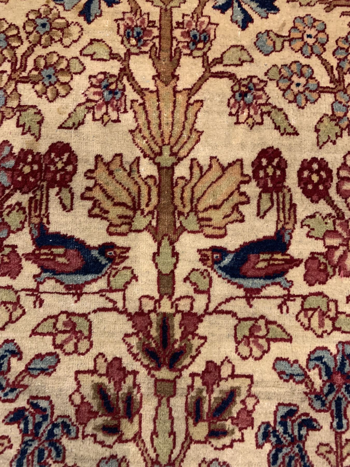 Detail b: Weißgrundiger antiker Teheran (Lebensbaum), Persien, um 1900, Korkwolle geknüpft auf Baumwolle, hochwertiger Teheran mit kunstvollem Lebensbaum, ...