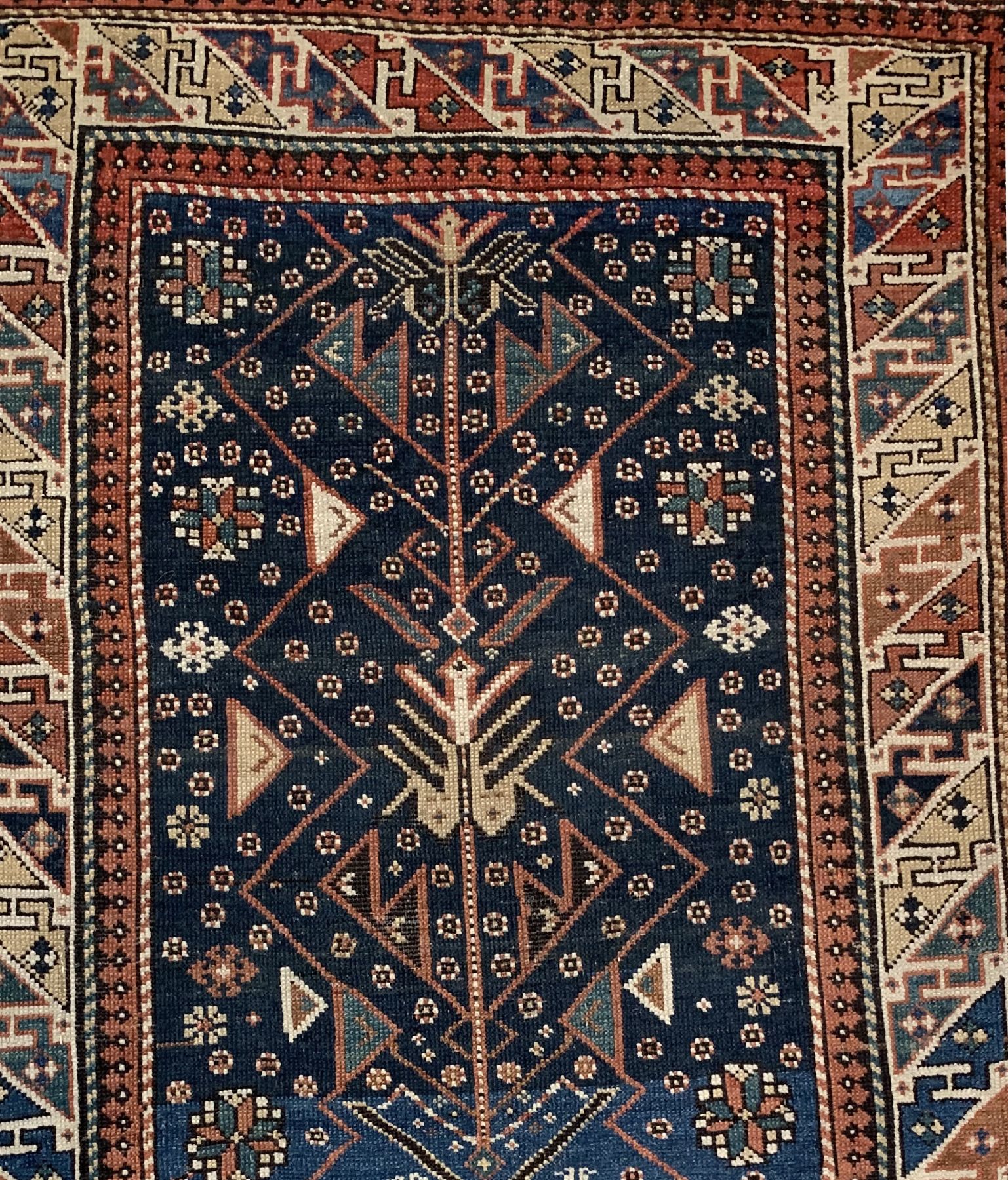 Detail a: Antiker Schirwan,Ostkaukasus,19 Jhd. Wolle geknüpft auf Wolle, ca. 165 x 94 cm,EHZ:3