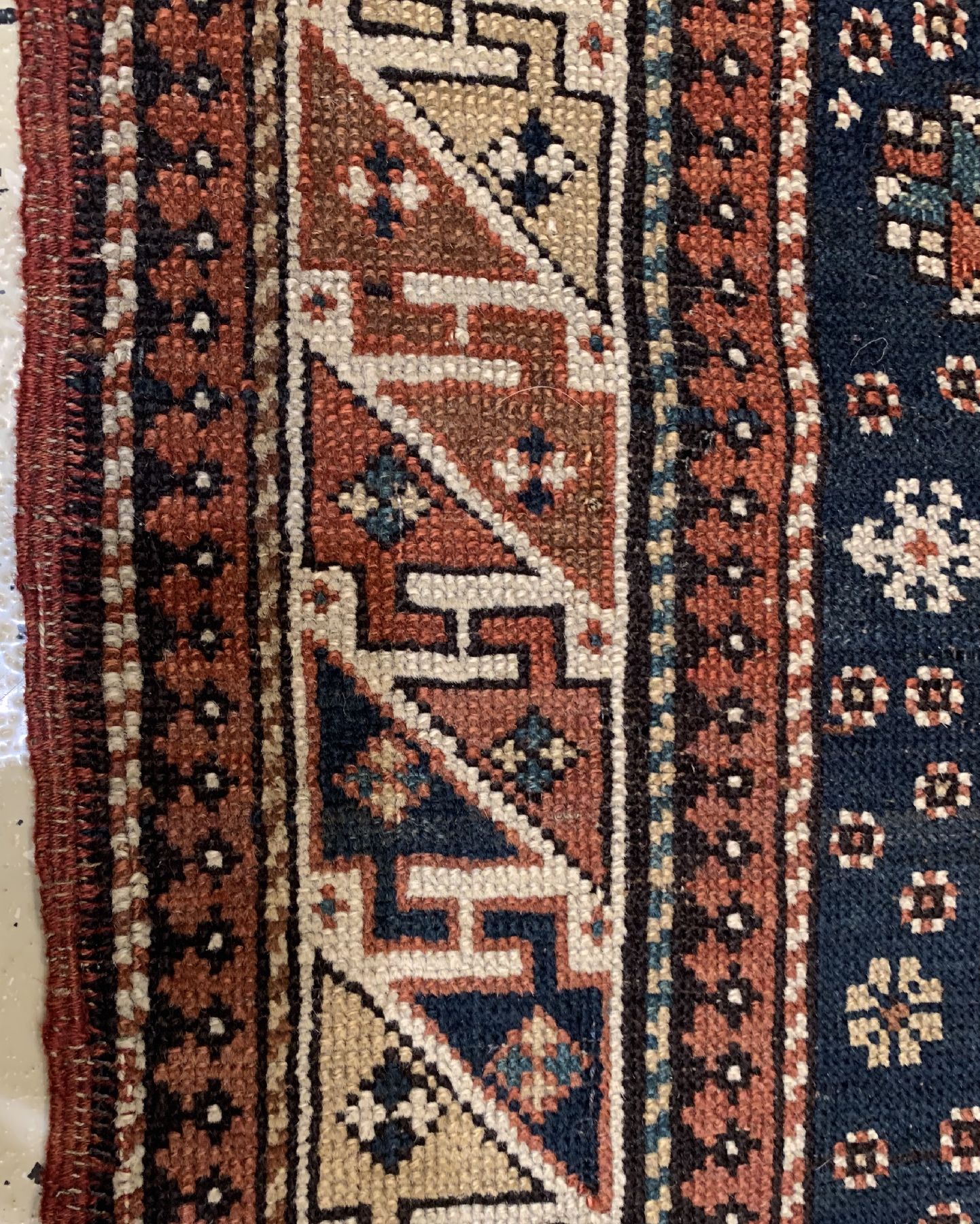 Detail c: Antiker Schirwan,Ostkaukasus,19 Jhd. Wolle geknüpft auf Wolle, ca. 165 x 94 cm,EHZ:3
