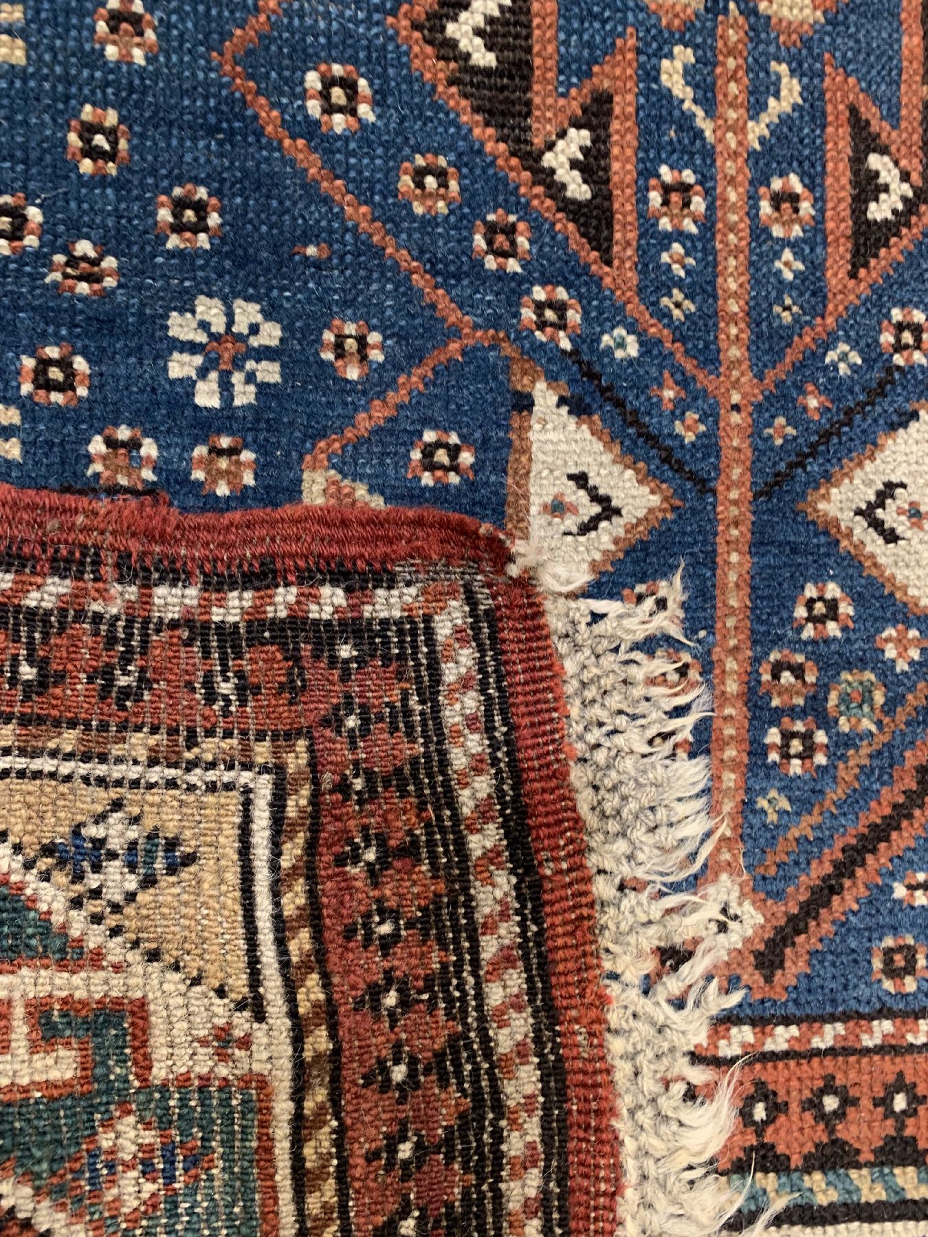 Detail d: Antiker Schirwan,Ostkaukasus,19 Jhd. Wolle geknüpft auf Wolle, ca. 165 x 94 cm,EHZ:3