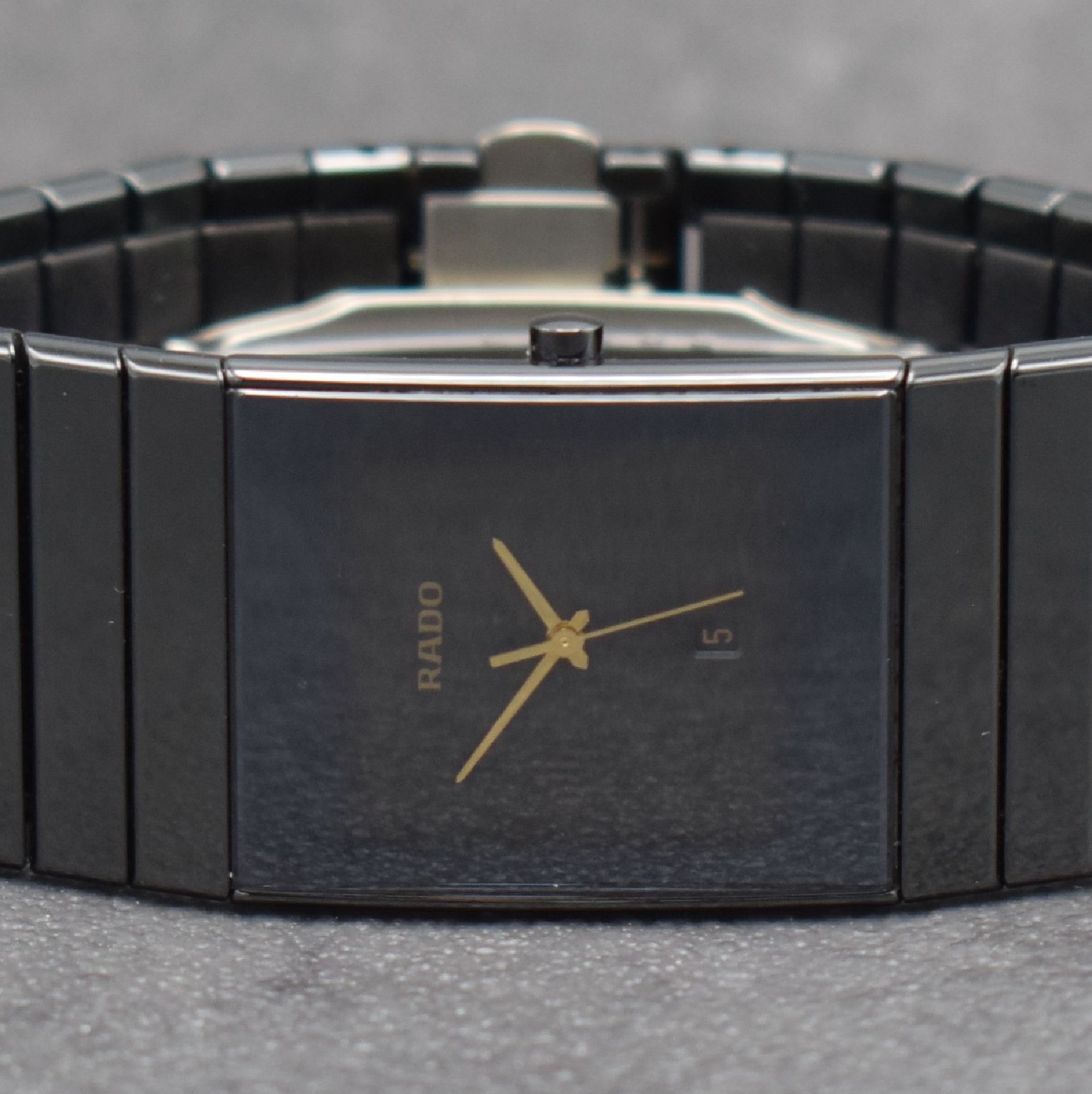 Detail a: RADO Diastar Armbanduhr, Schweiz um 2005, quarz, Ref. 152.0.47.3, Keramikgeh., Stahlboden aufgedr., Keramikband m. dopp. Faltschl., schwarzes ...