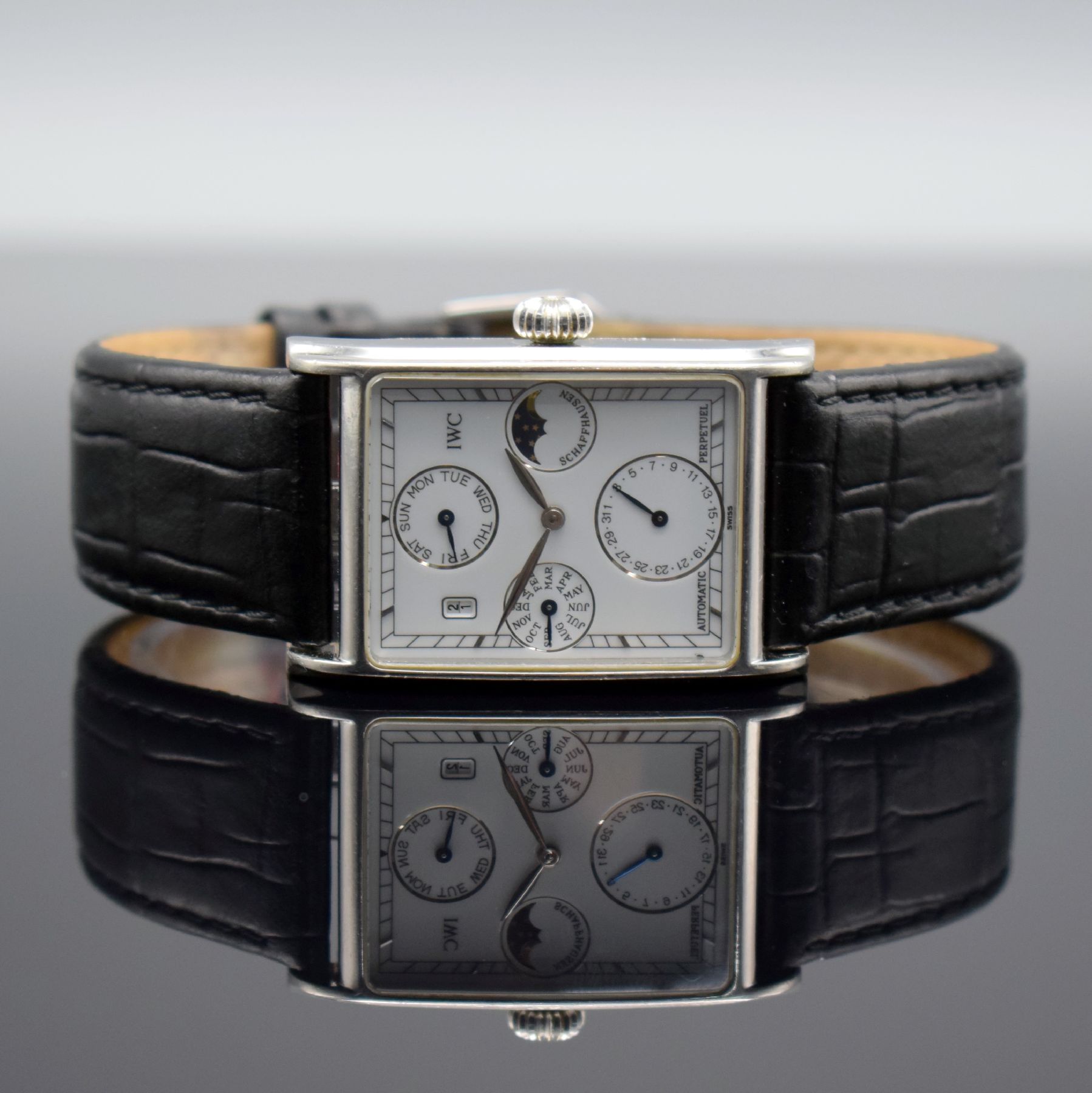 IWC Novecento seltene, astronomische Herrenarmbanduhr mit ewigem Kalender in Platin Referenz 3545, Schweiz um 1995, Automatik, in geringer Stückzahl ...
