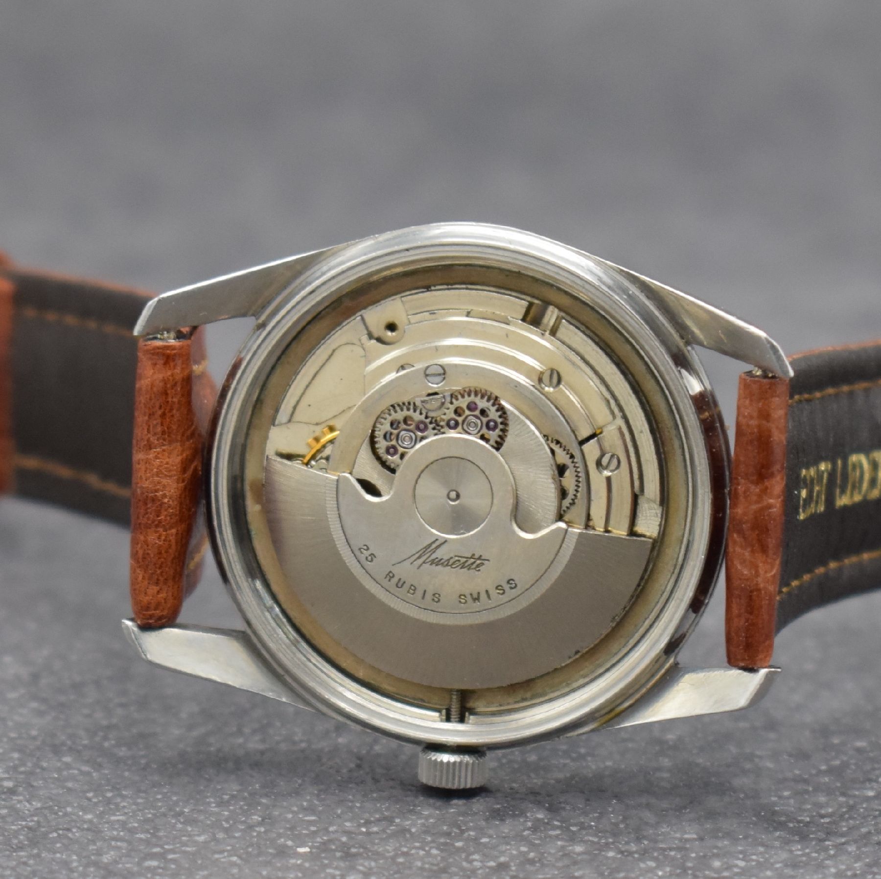 Detail o: Konvolut: 3 Herrenarmbanduhren, Schweiz um 1950 - 1960, 1) RECORD Watch Co, Automatik, verchr. Geh., Kal. 174, D. ca. 37 mm, 2) CYMA Cymaflex, ...