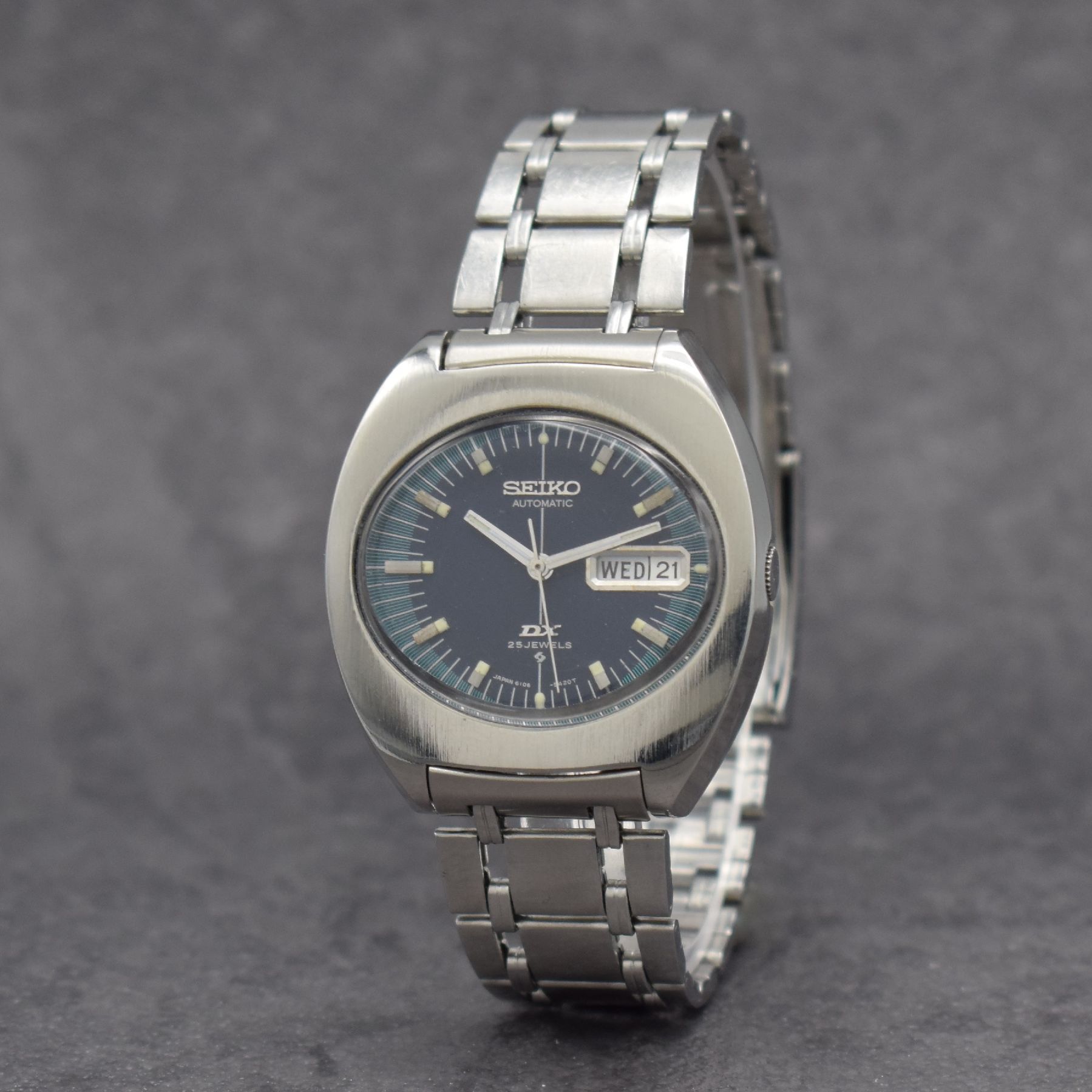 Detail g: 2 SEIKO Herrenarmbanduhren in Stahl, Japan um 1970, Automatik, 1) BELL-MATIC Ref. 4006- 6031, Boden geschr., dunkelblaues Zifferbl. m. aufges. ...