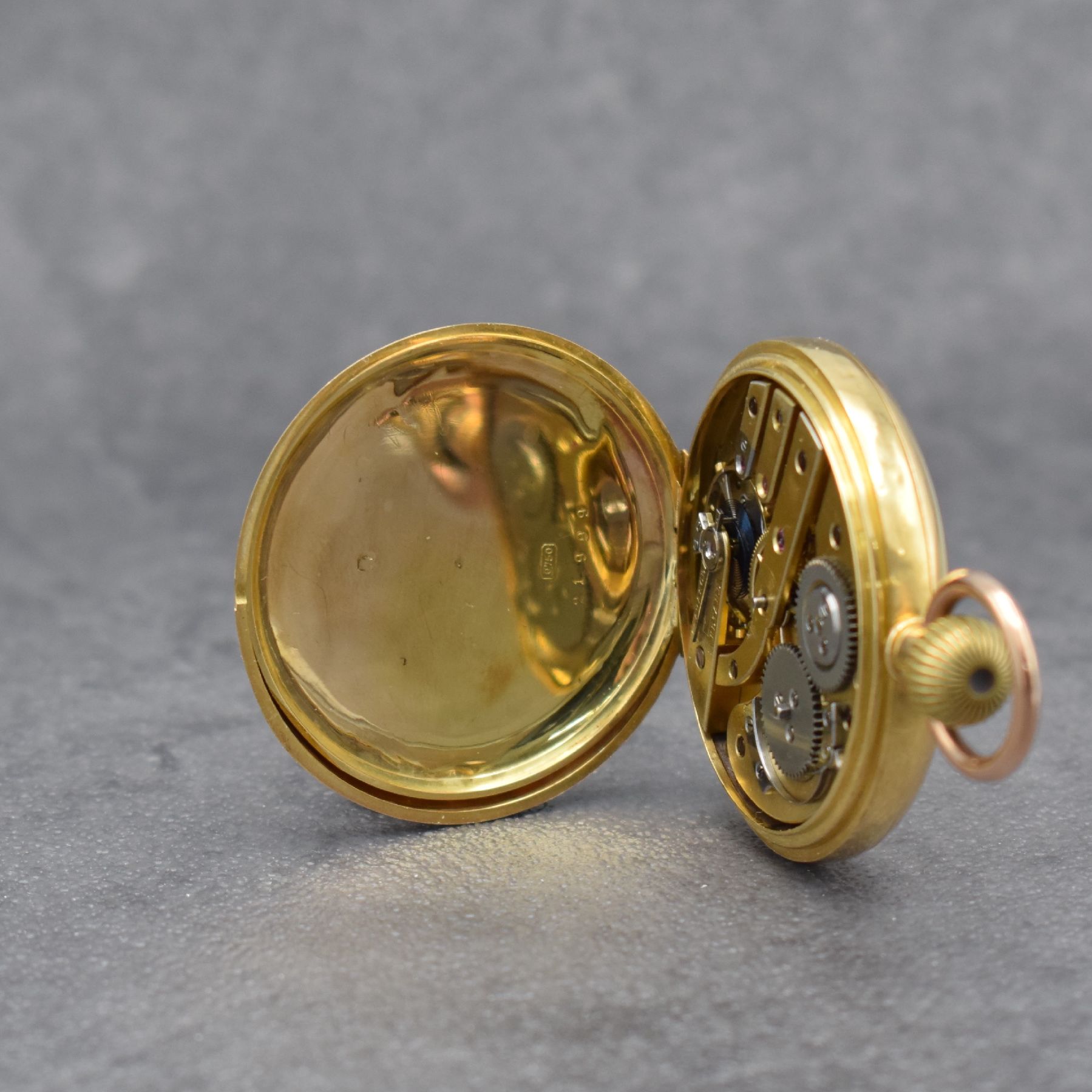 Detail f: Halbsavonette in GG 750/000, Schweiz um 1900, 3-Deckel Goldgeh. dell., Emailzifferbl. m. röm. Zahlen, Birnenzeiger, Sprungdeckel m. röm. Zahlen, ...