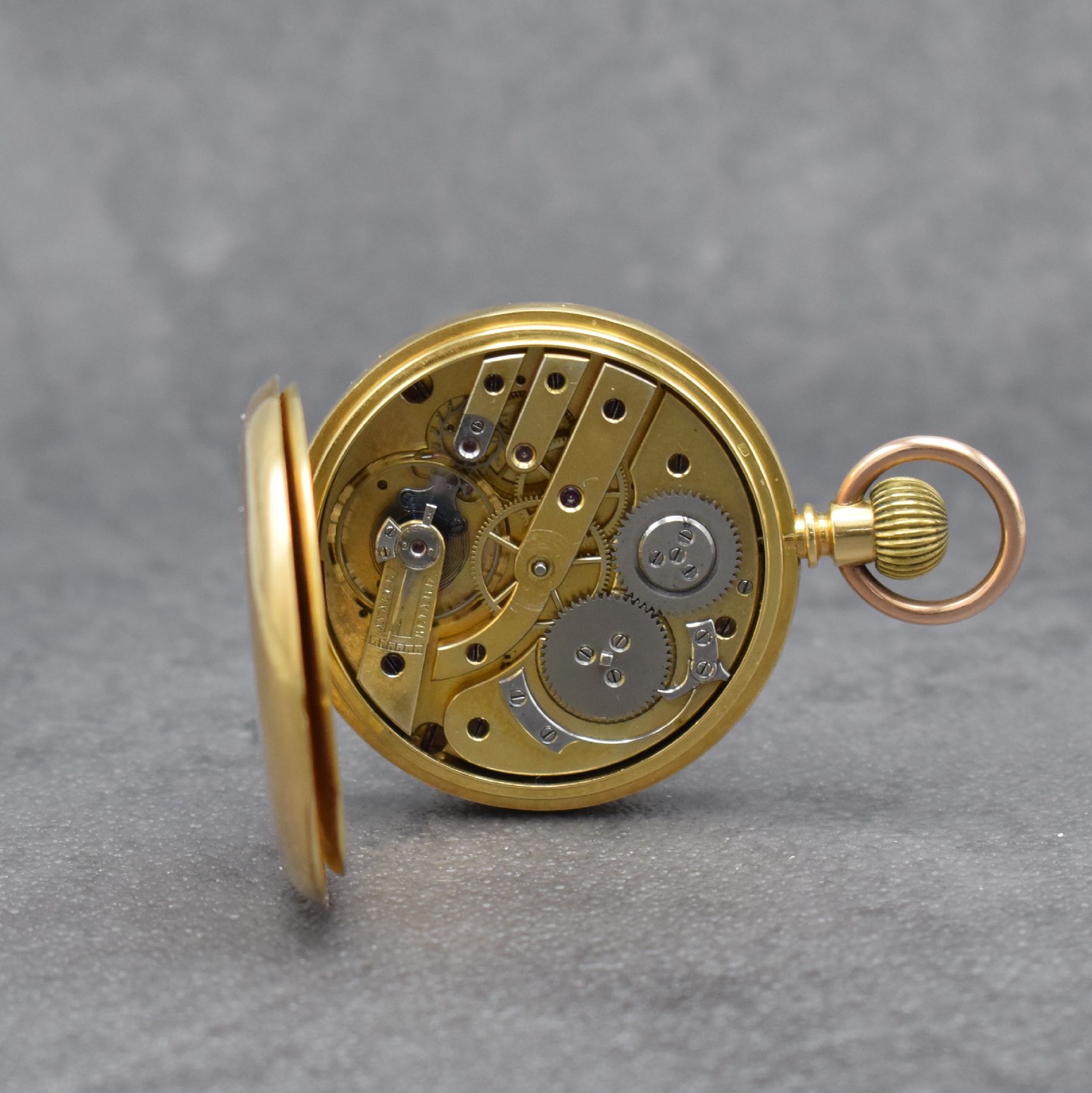 Detail g: Halbsavonette in GG 750/000, Schweiz um 1900, 3-Deckel Goldgeh. dell., Emailzifferbl. m. röm. Zahlen, Birnenzeiger, Sprungdeckel m. röm. Zahlen, ...