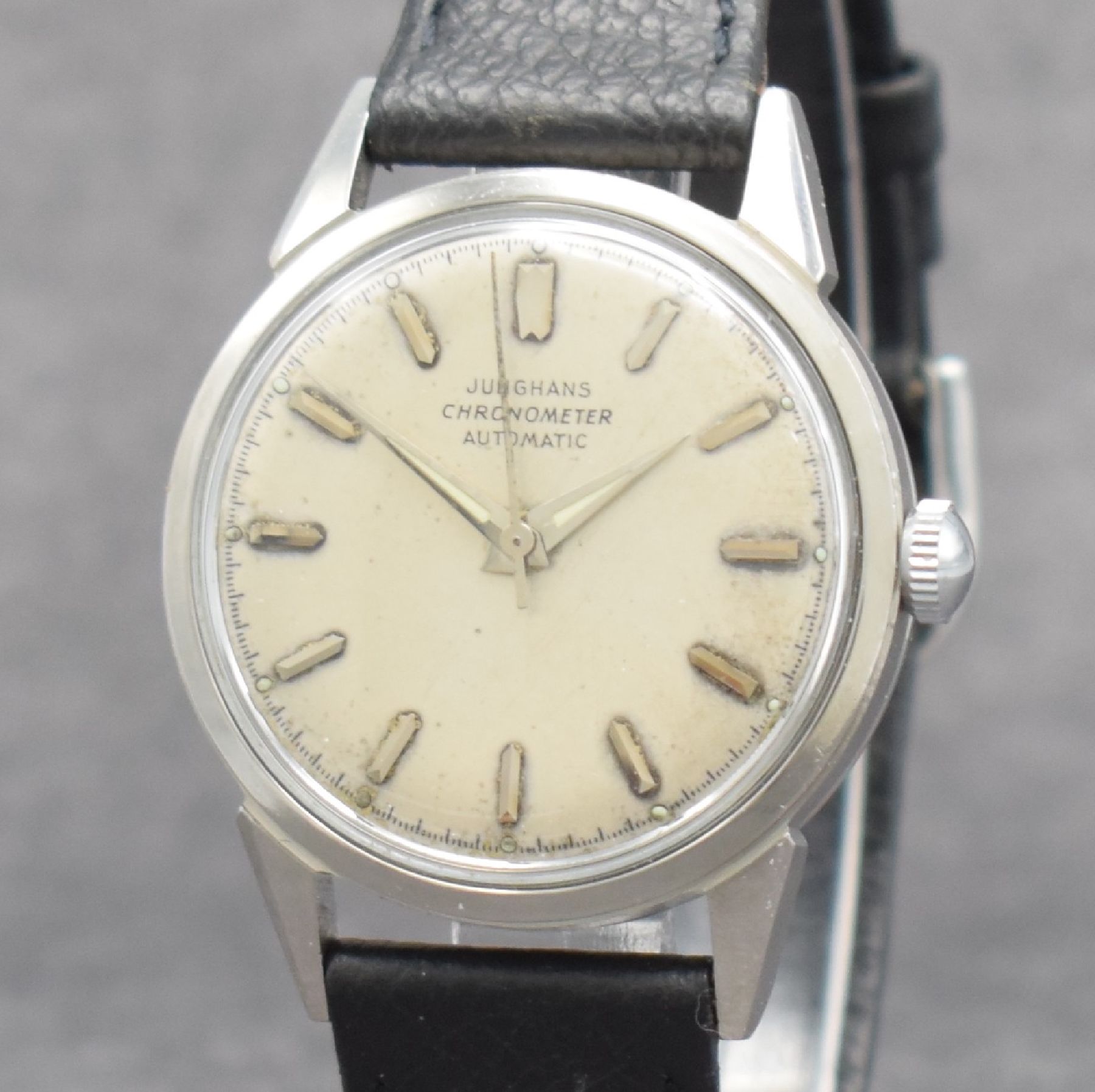 Detail c: JUNGHANS Chronometer Herrenarmbanduhr in Stahl, Deutschland um 1960, Automatik, Boden aufgedr., Junghans Lederband, silb. Zifferbl. pat., silb. Ind., ...