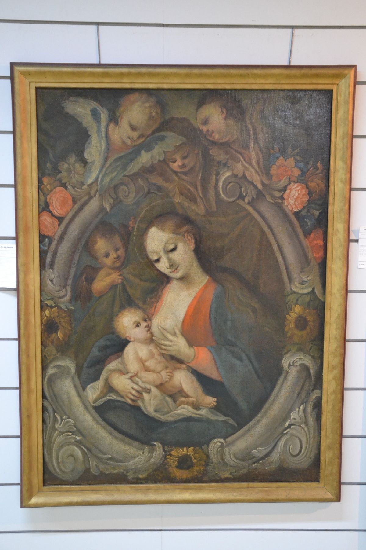 Detail b: Süddeutscher Künstler, um 1700/1720, Mutter Gottes Lactans, Maria in stiltyp. Haltung: die linke Hand Brust gebend mit Bekennerzeichen, göttliche ...