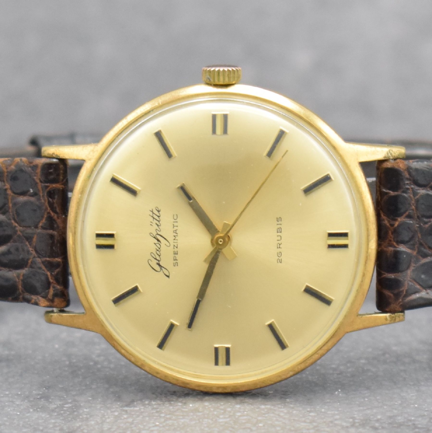 Detail a: GLASHÜTTE Spezimatic vergoldete Herrenarmbanduhr, Deutschland um 1965, Automatik, 2 tlg.-Geh., Edelstahlboden aufgedr., gold. Zifferbl. m. gold. ...
