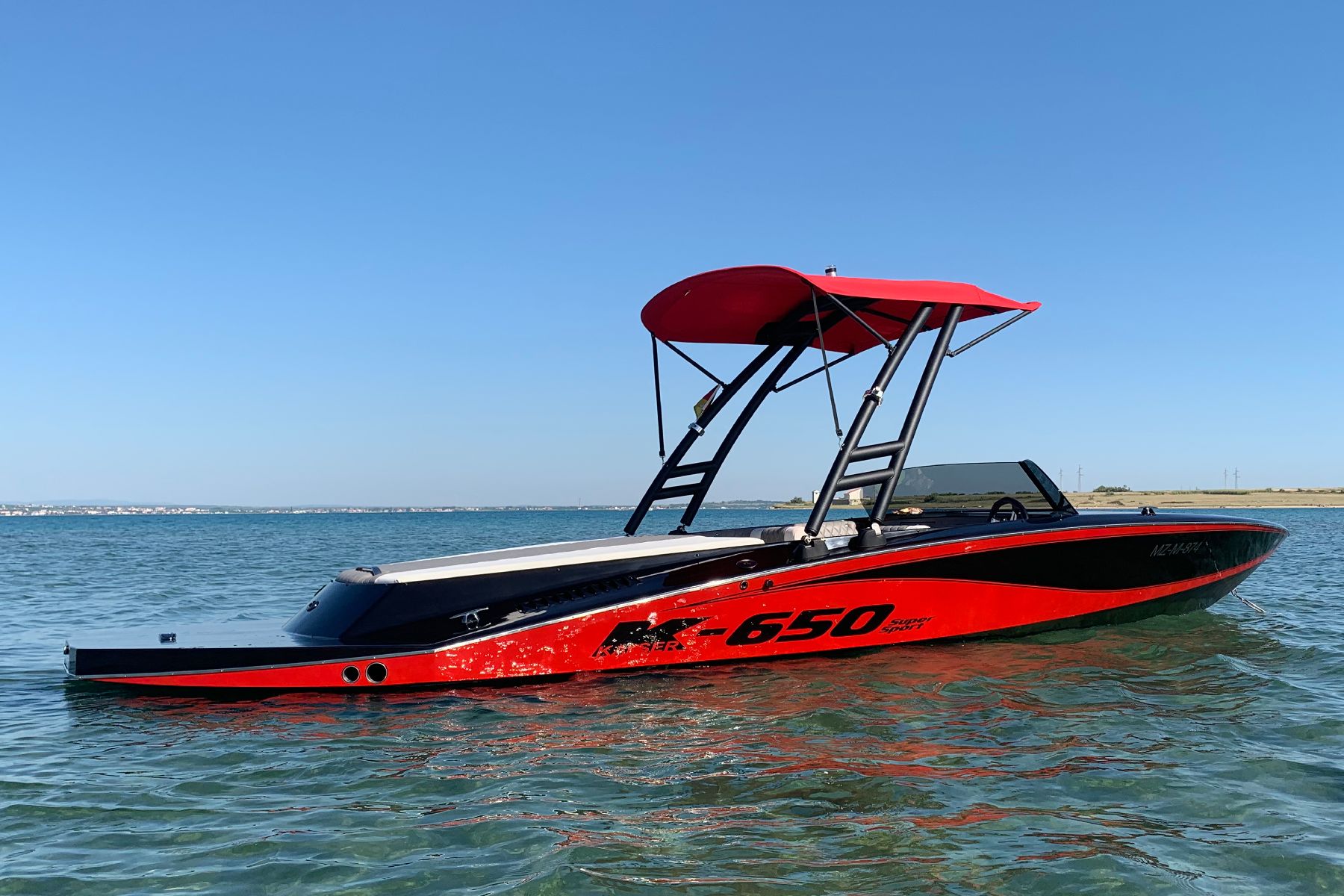 Detail b: KAISERBOOT K650 SUPER SPORT JETBOOT inkl. Custom Trailer, Es handelt sich um ein absolutes Einzelstück. Diese Ausführungen des Rumpfes/Aufbau gibt ...