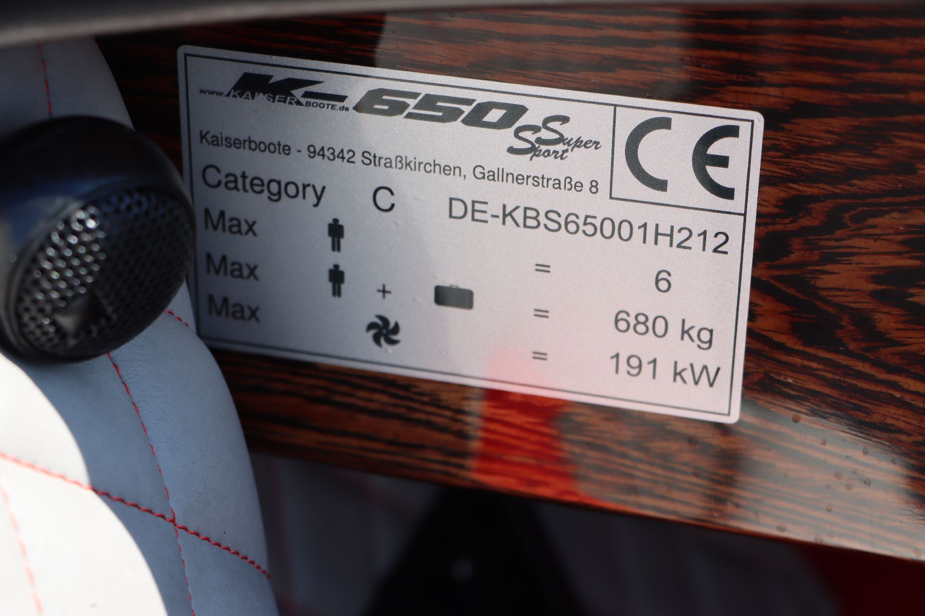 Detail k: KAISERBOOT K650 SUPER SPORT JETBOOT inkl. Custom Trailer, Es handelt sich um ein absolutes Einzelstück. Diese Ausführungen des Rumpfes/Aufbau gibt ...
