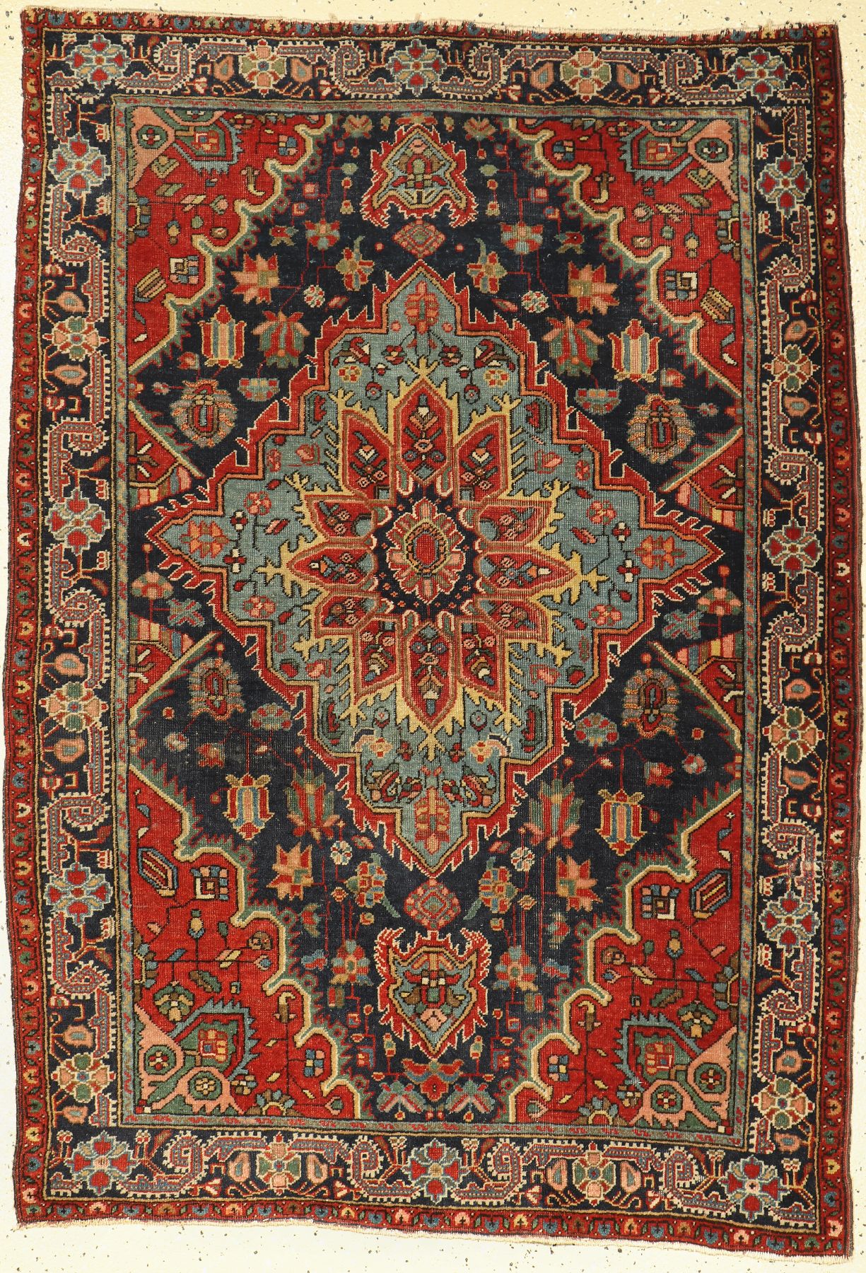 Farahan antik, Persien, um 1900, Wolle auf Baumwolle, ca. 153 x 108 cm, Starke Gebrauchsspuren, minimal verkürzt