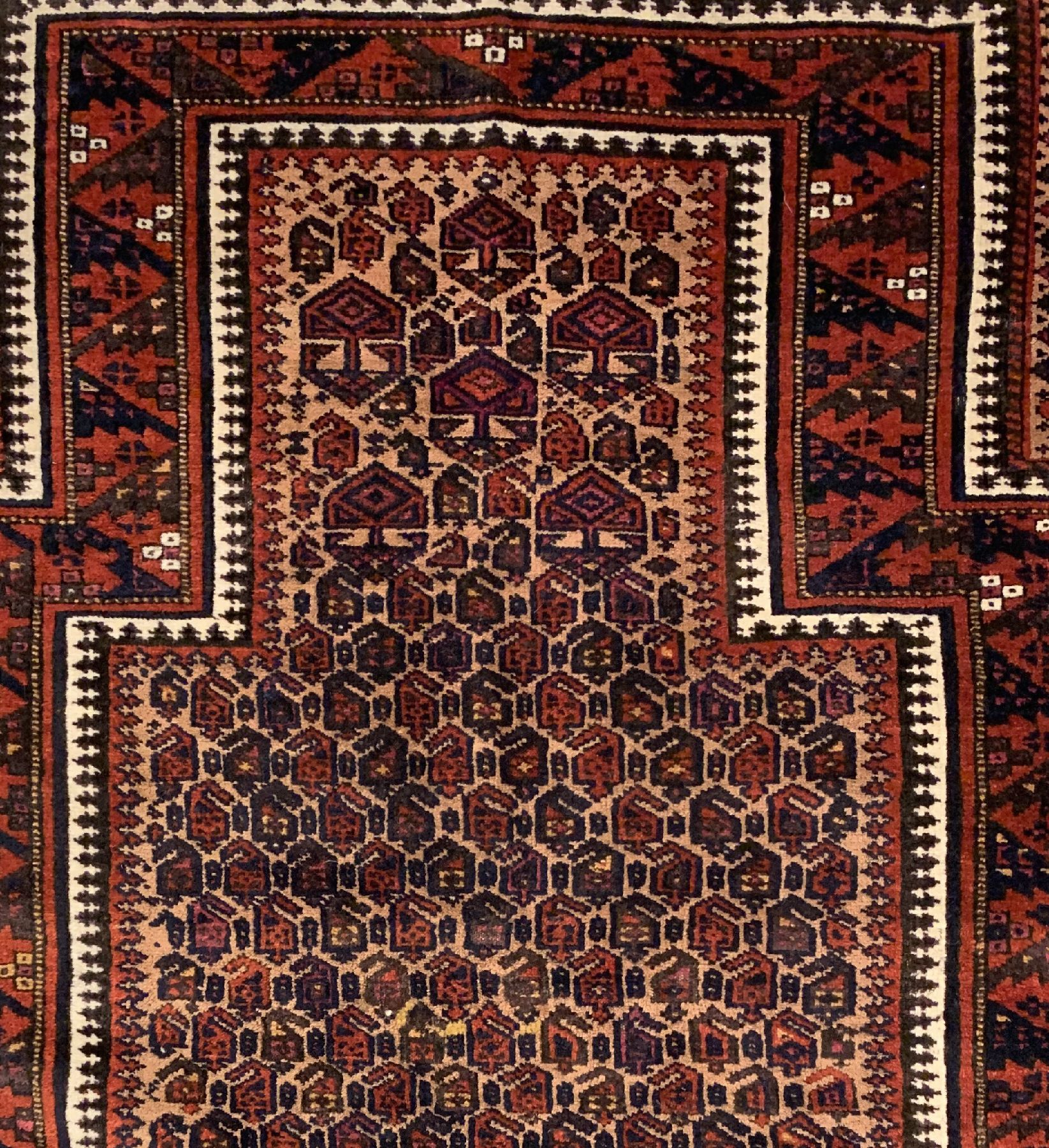 Detail a: Antiker Belutsch Gebetsteppich, Persien, 19.Jhd, Kamelwolle geknüpft auf Wolle, ca, 140 x 86 cm,EHZ:3(Altersbedingt guter Zustand).