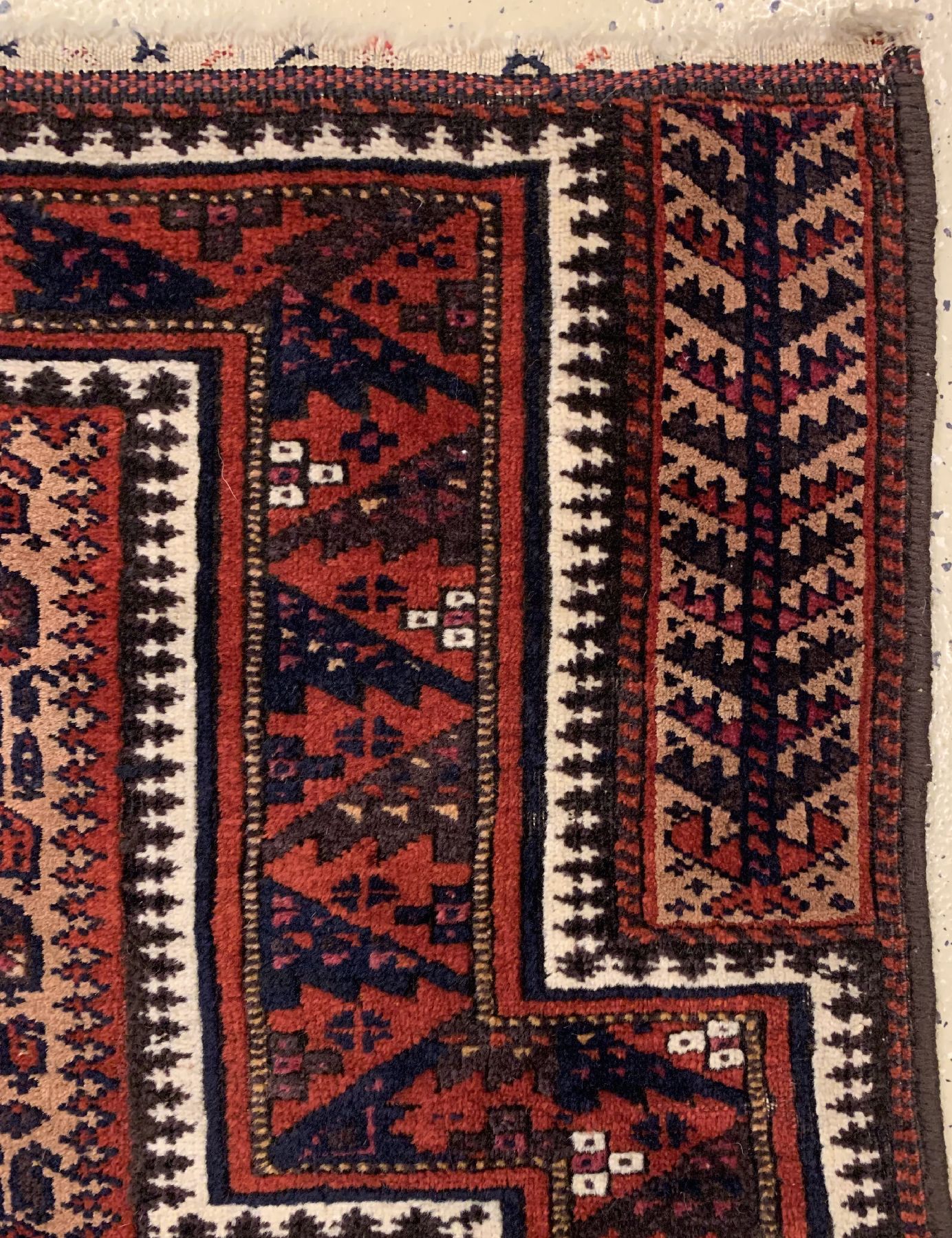 Detail c: Antiker Belutsch Gebetsteppich, Persien, 19.Jhd, Kamelwolle geknüpft auf Wolle, ca, 140 x 86 cm,EHZ:3(Altersbedingt guter Zustand).