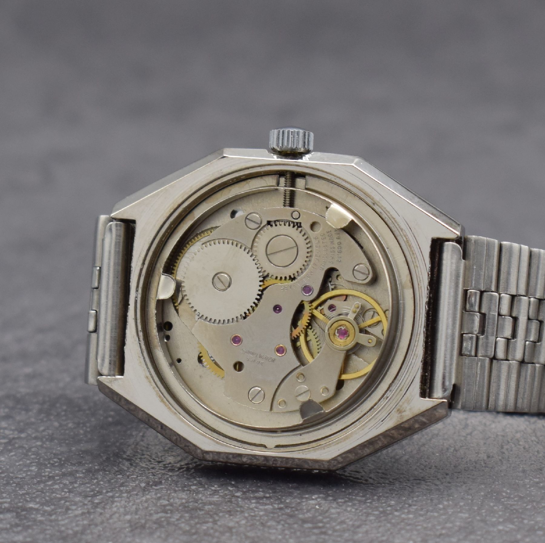 Detail f: ZENO De Luxe seltene Herrenarmbanduhr mit digitaler Anzeige, Schweiz um 1970, Handaufzug, verchr. Gehäuse, Boden geschr., neutr. Stahlband, grünes ...