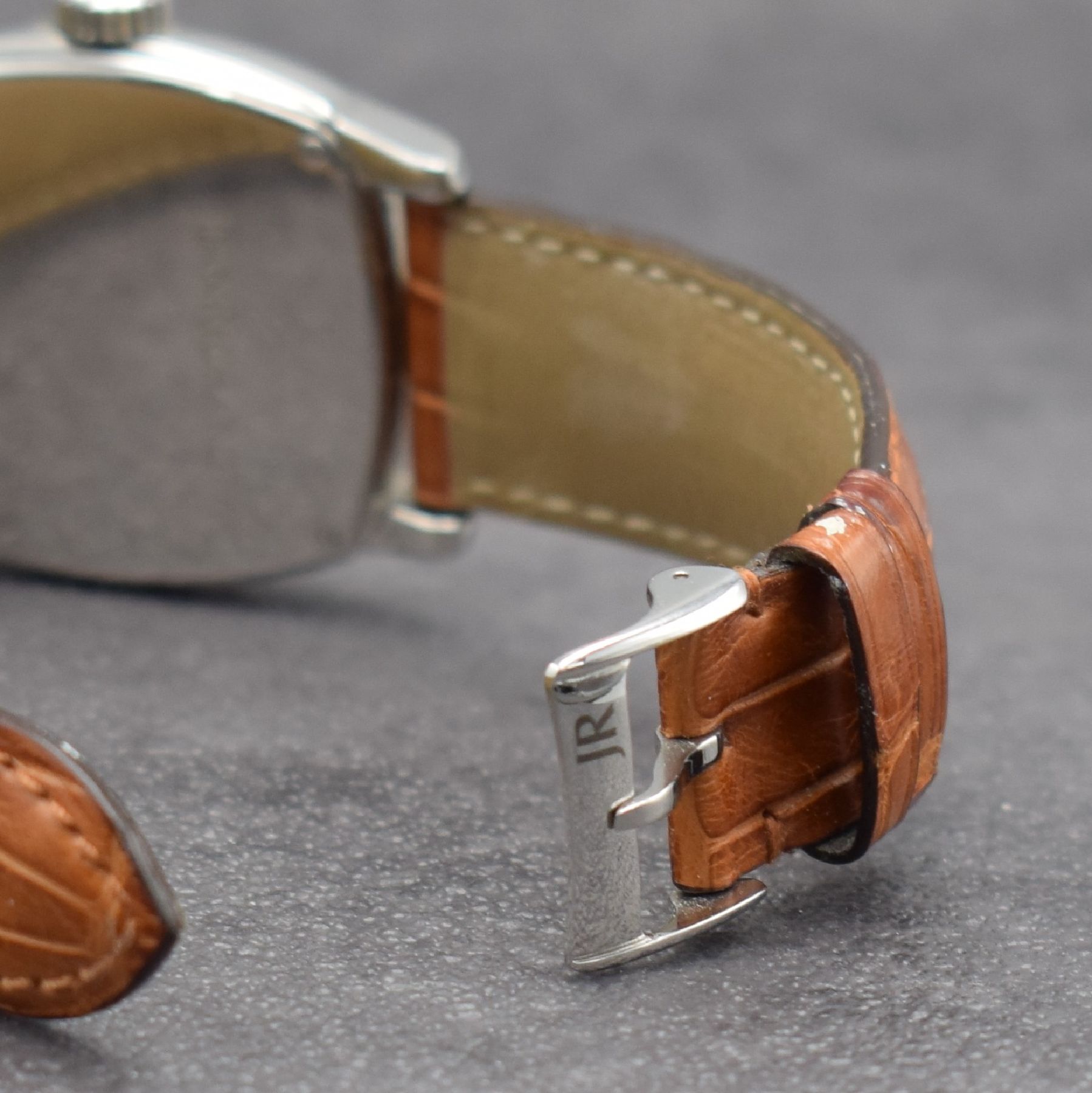 Detail b: Daniel JeanRichard Herrenarmbanduhr TV Screen Referenz 24106, Automatik, Schweiz um 2003, Edelstahlgeh. inkl. orig. Lederband m. orig. Dornschl., ...