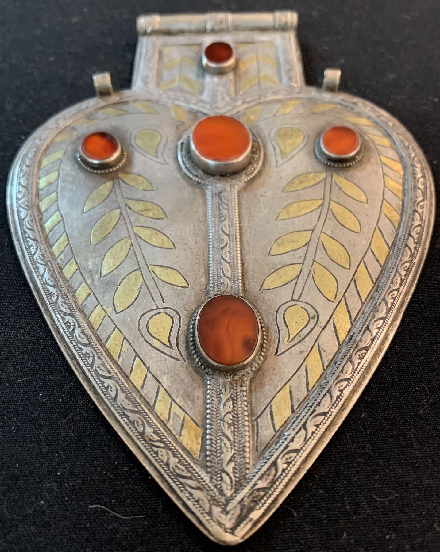 Detail a: Tekke Rückenschmuck,(Asik), antik, Turkmenistan, um 1900, Silber,Teilvergoldet, Karneole, ca, 17 x 11 cm, guter Zustand