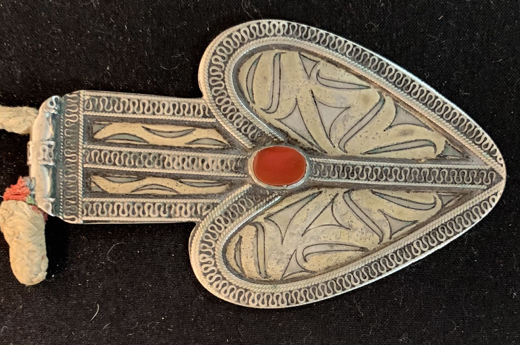 Detail c: Tekke Rückenschmuck,(Asik), antik, Turkmenistan, um 1900, Silber,Teilvergoldet, Karneole, ca, 22 x 12 cm, guter Zustand